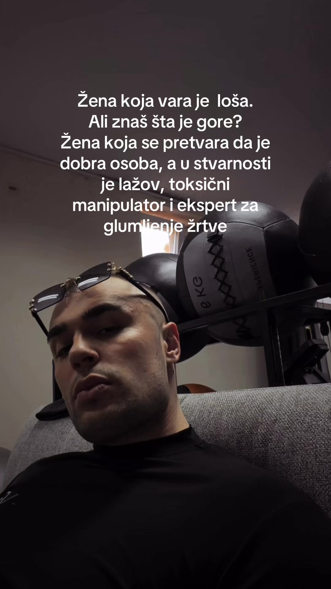 @V U K