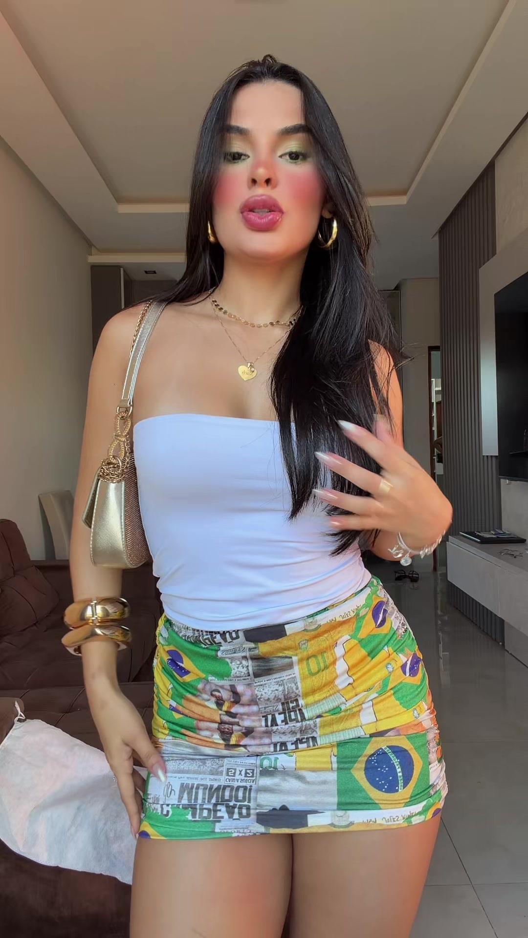 @naelypereira
