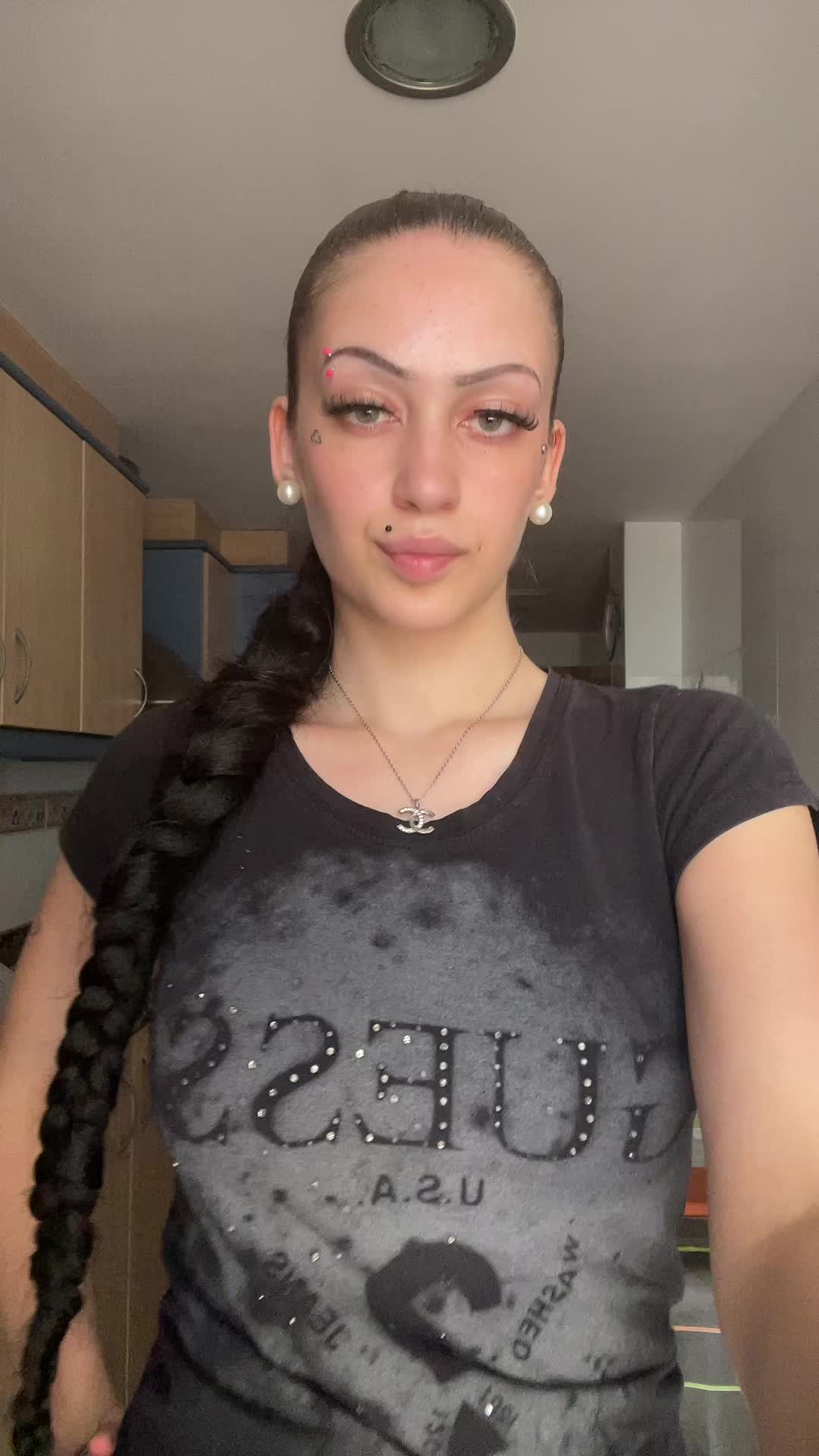 @PrettyWhenuKryy