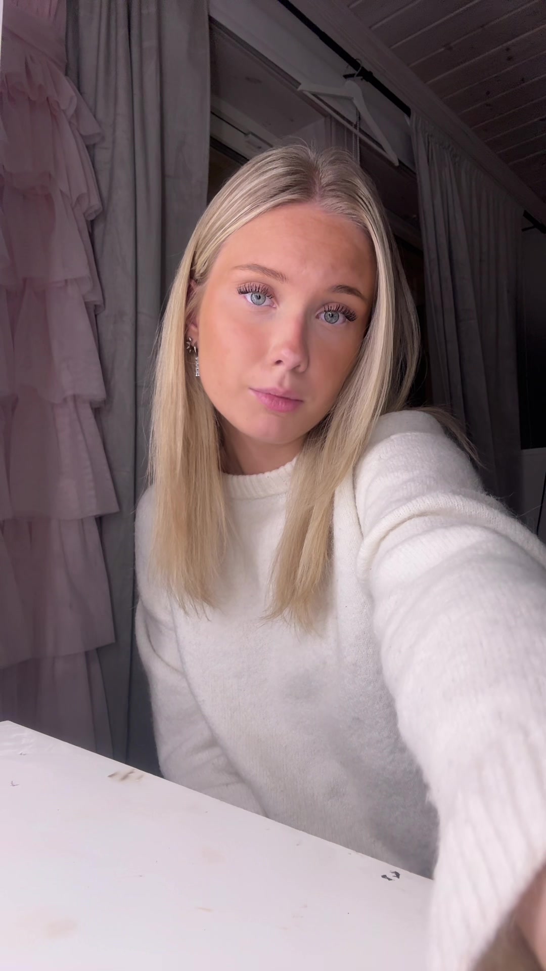 @Ella