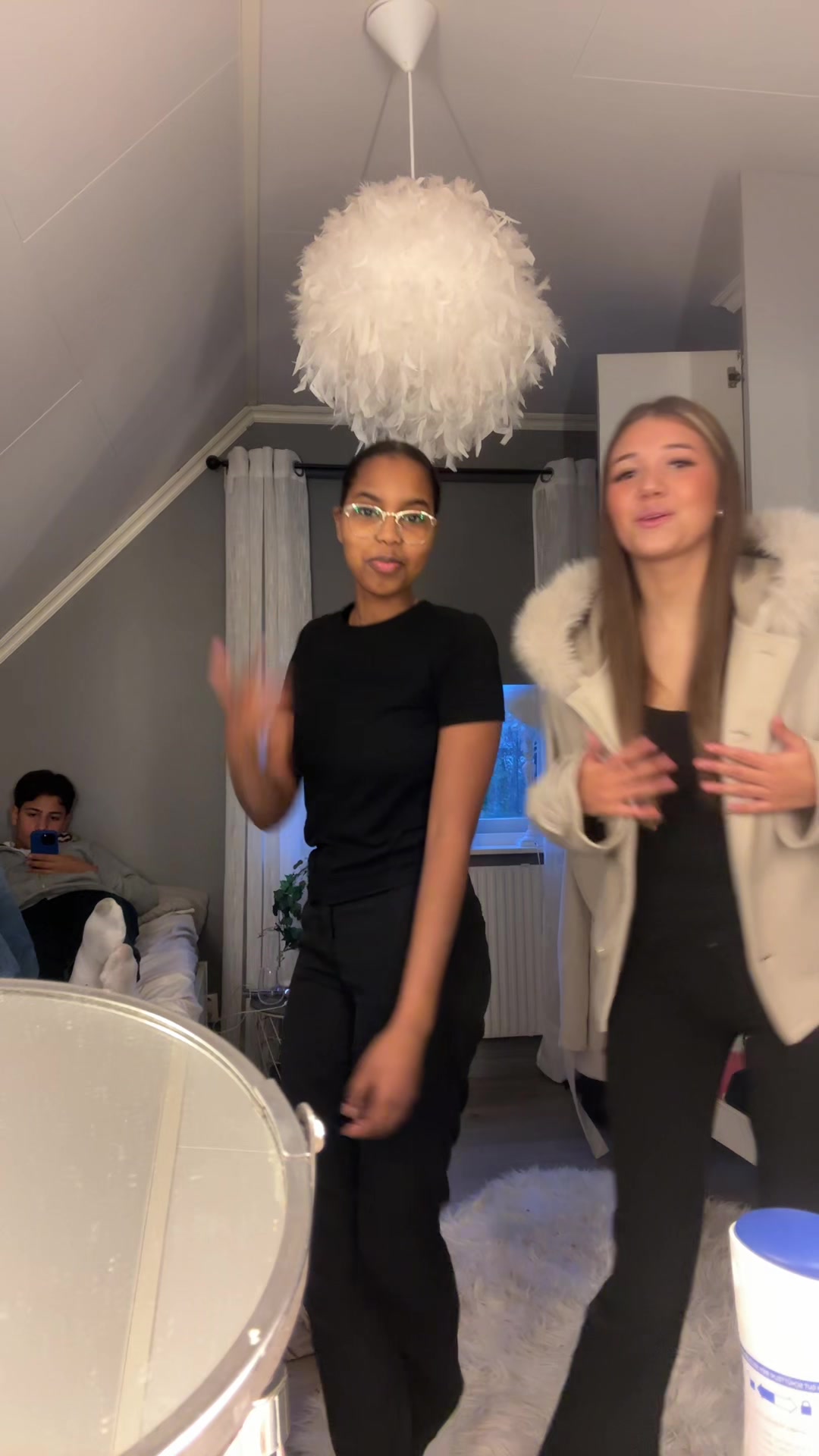 @𝐵𝑒𝑙𝑙𝑎
