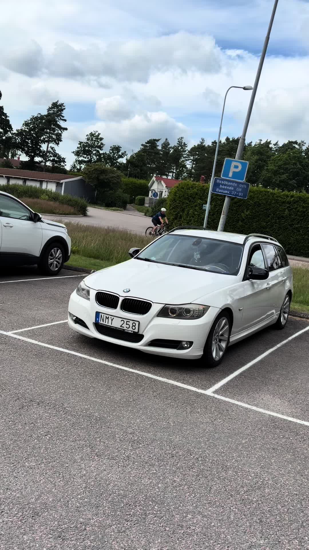 @𝓔𝓶𝓲𝓵𝓲𝓸🇽🇰🚗