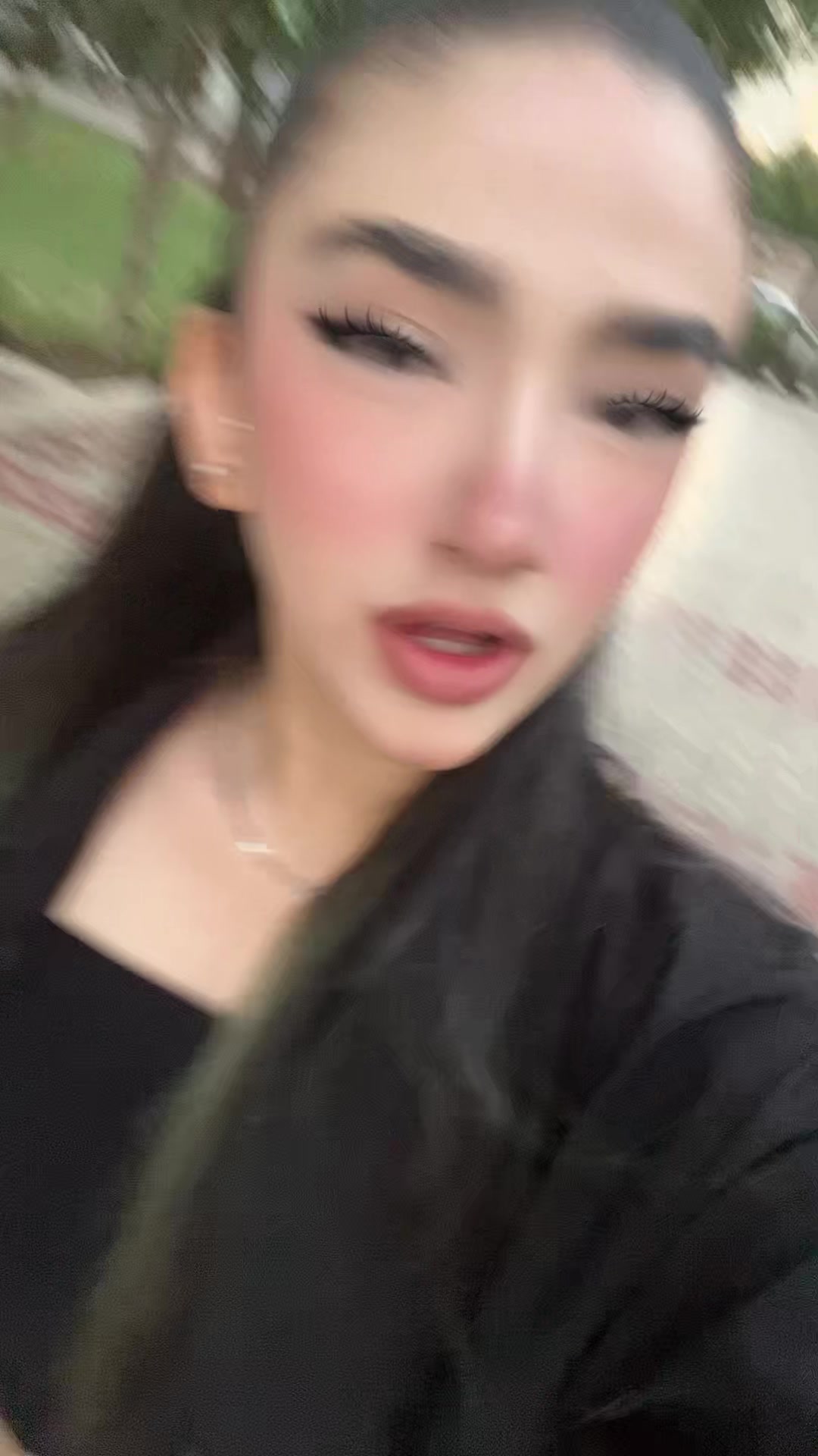 @👧🏻