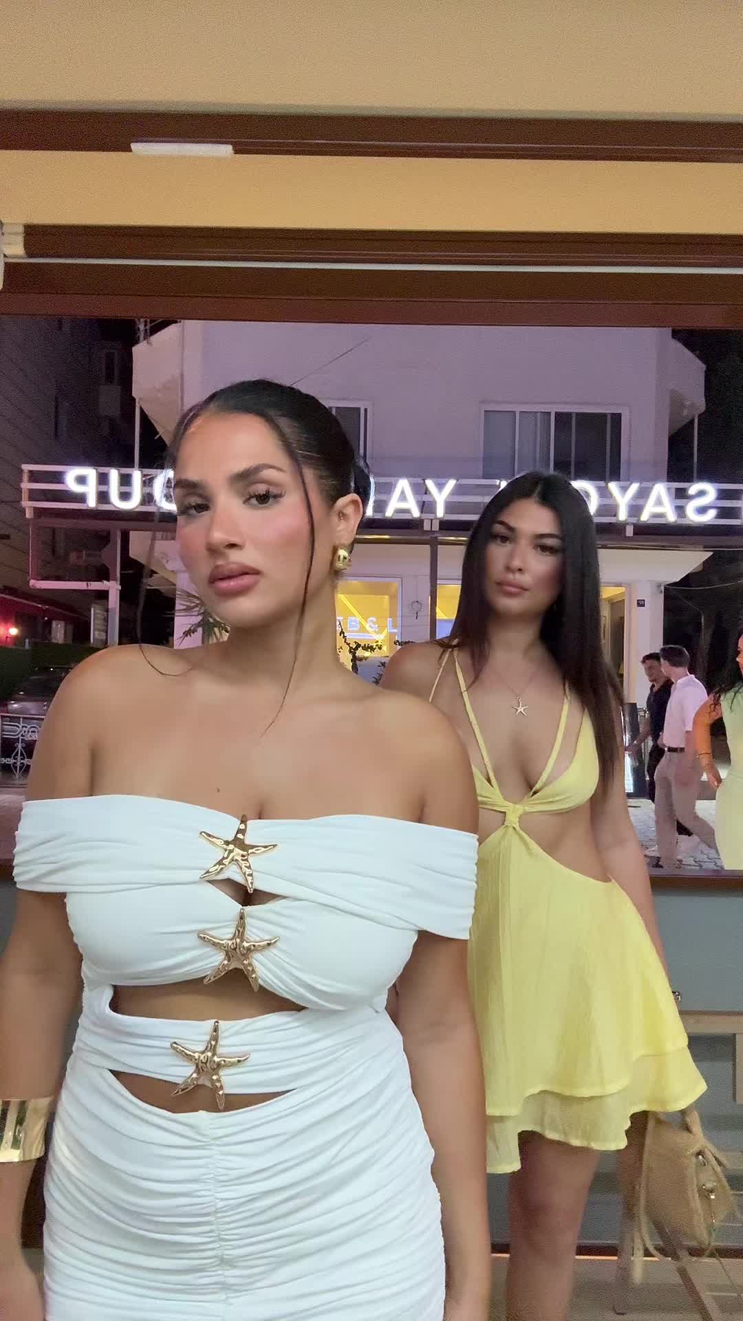 @thelifeofro_