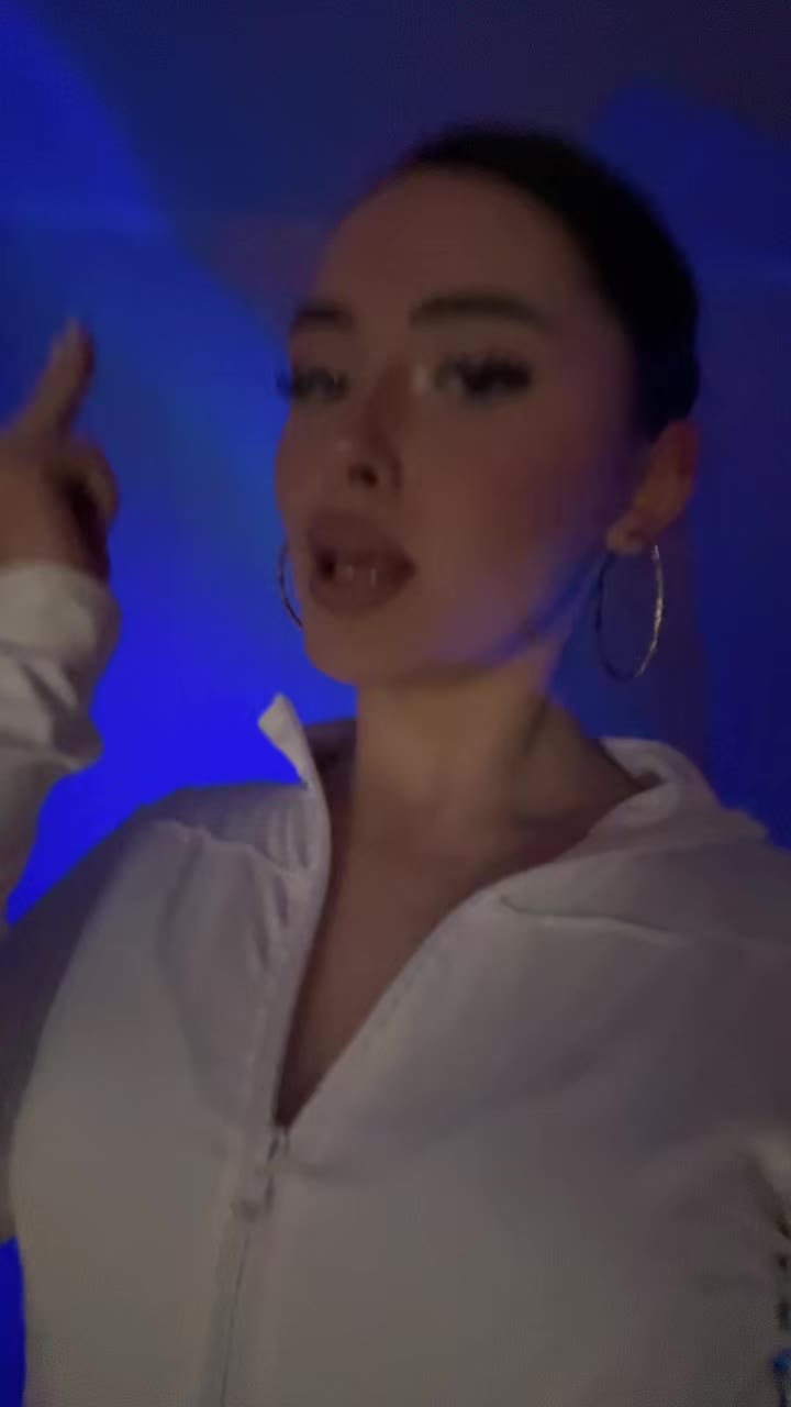 @white baddie live