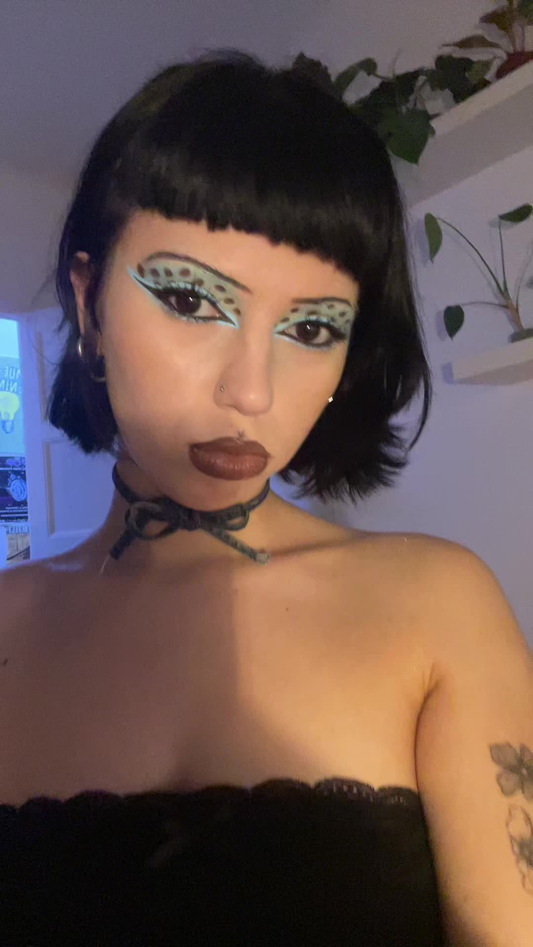 @Julia 🩴🫦