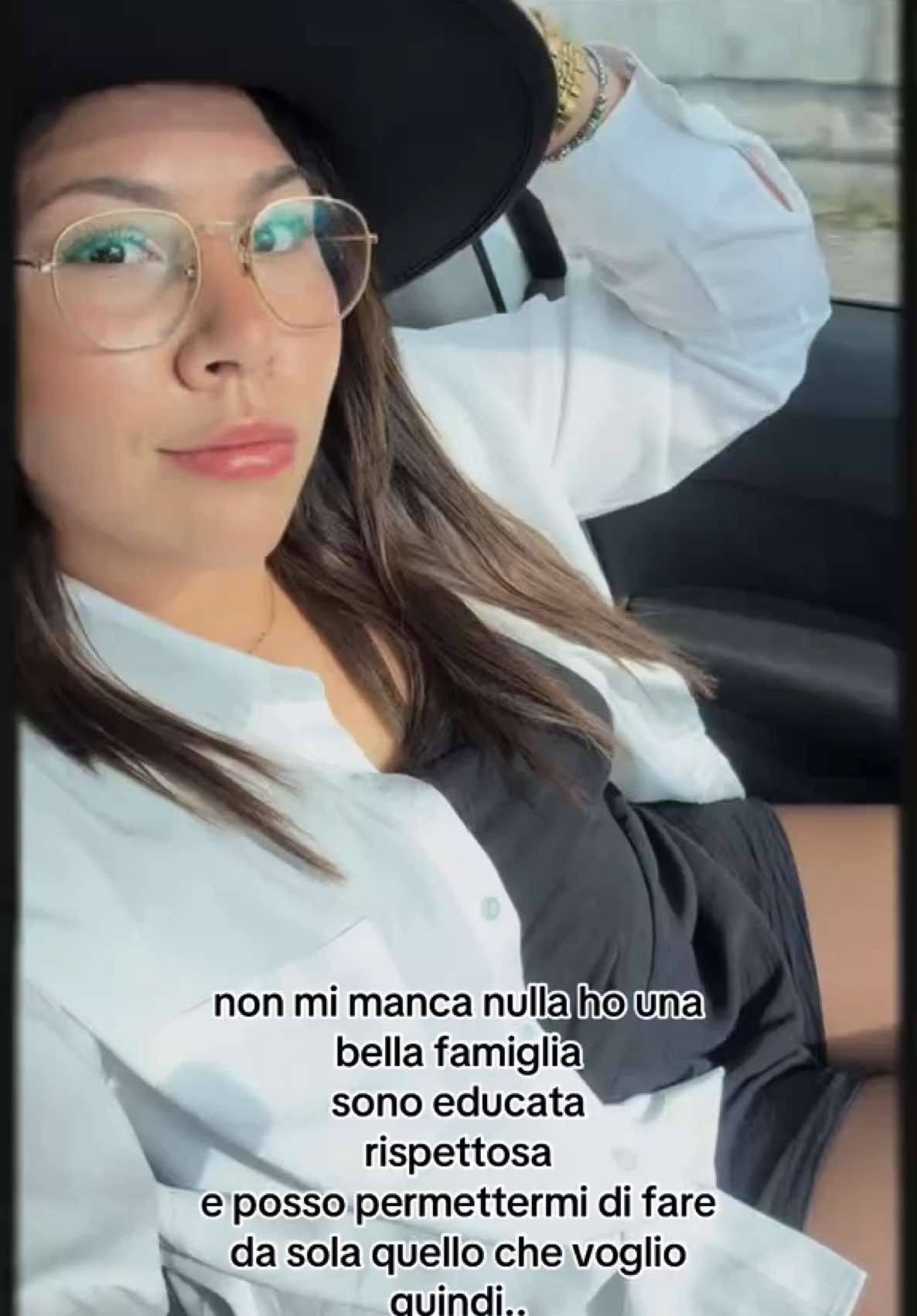 @annazollo_