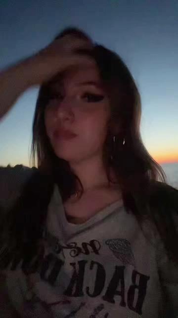 @Adelina.