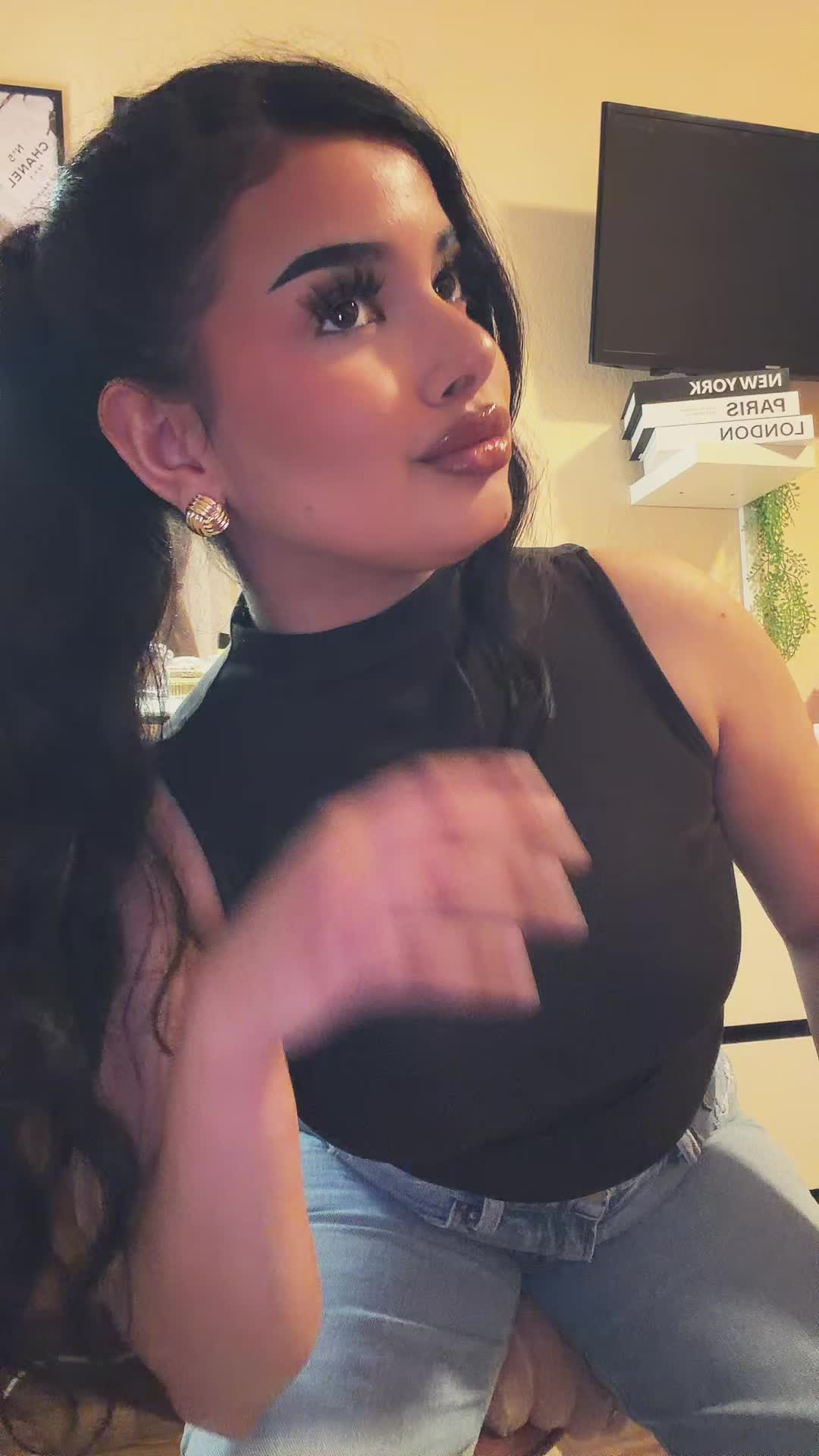 @VERA KAMENOVA