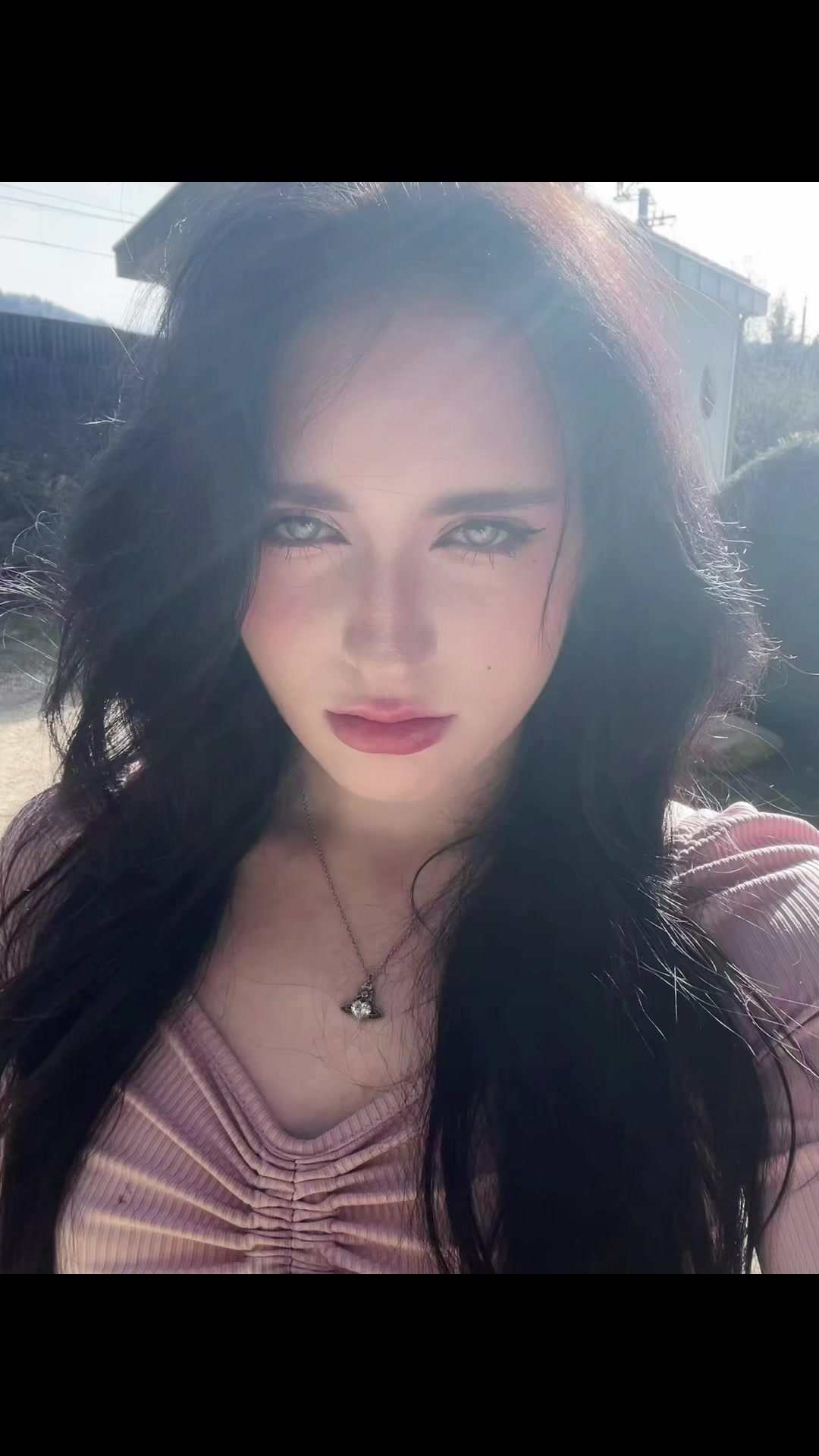 @livingforlola