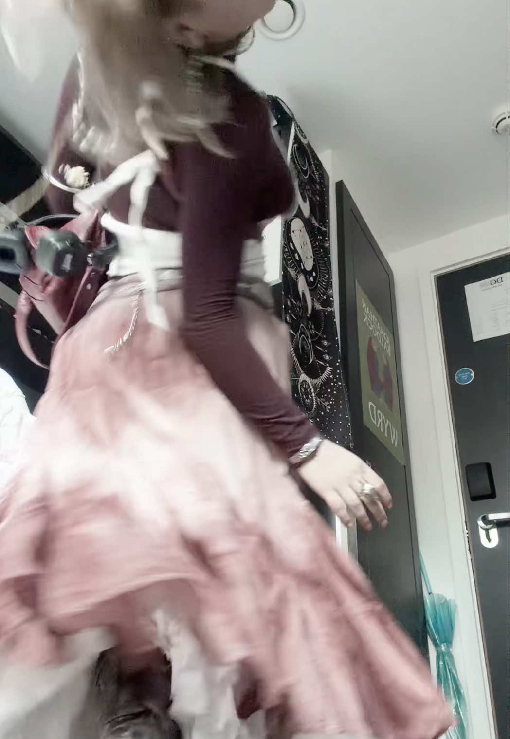 @velvet_curse