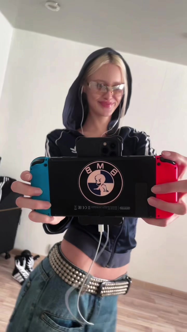 @uglyblondie