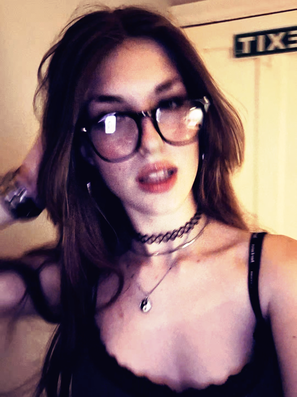 @lola*ੈ✩‧₊˚