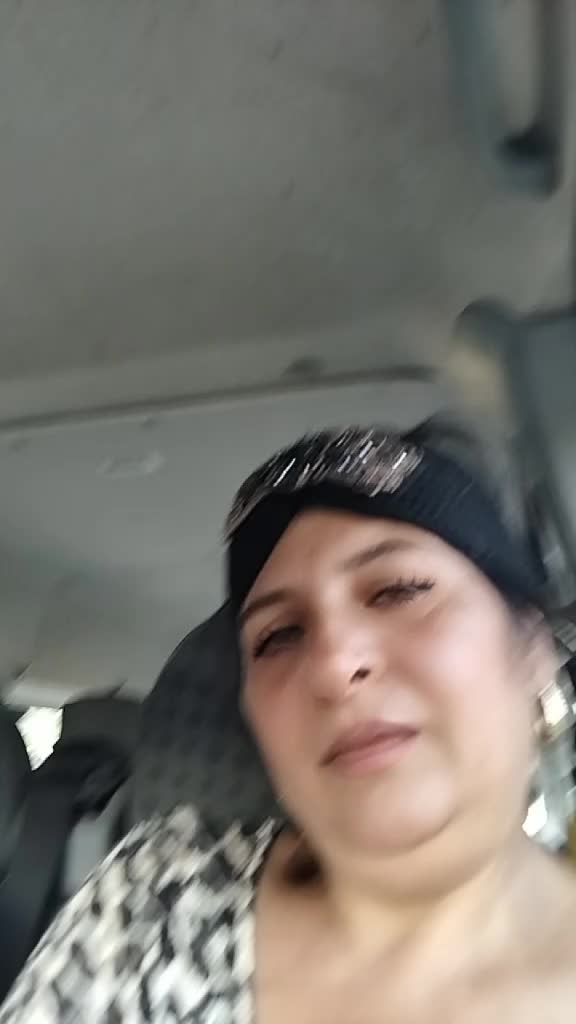 @Elena Codreanu700