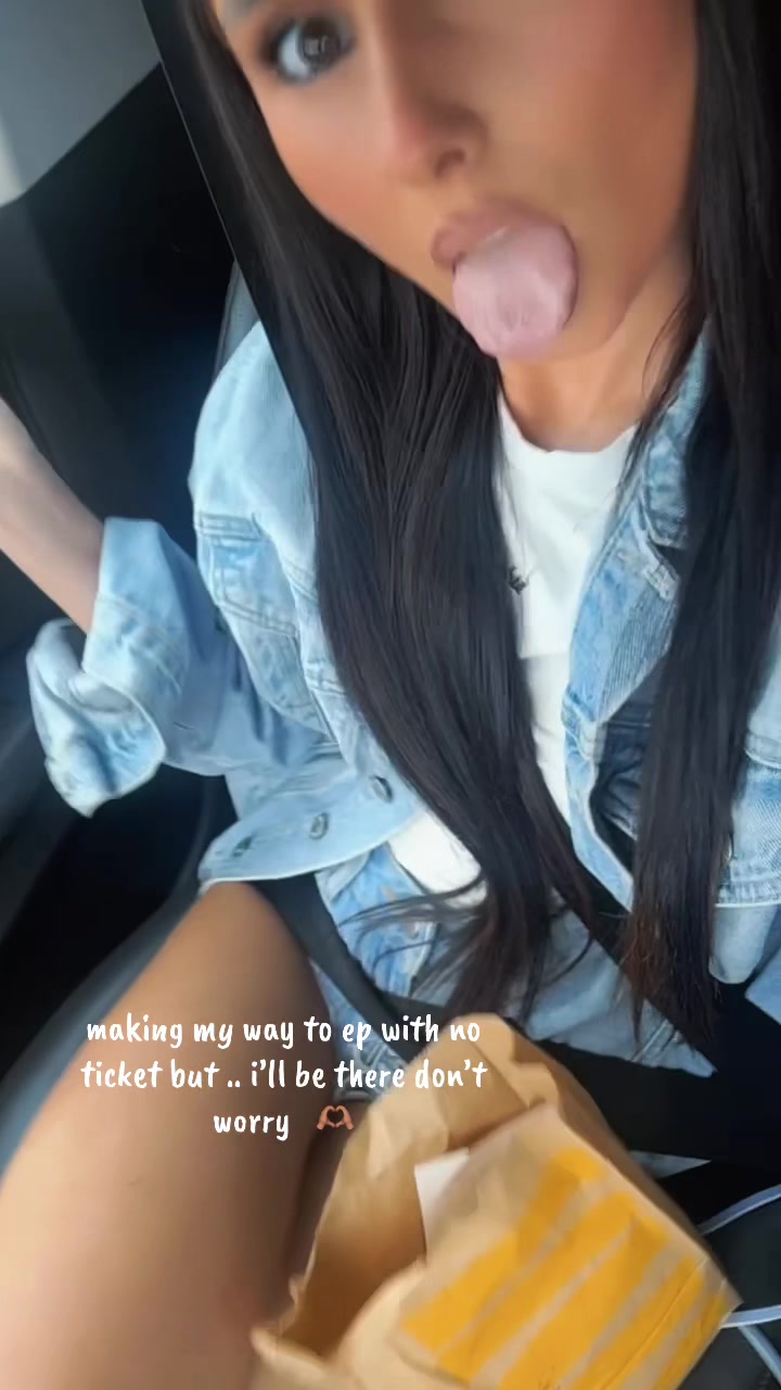 @𝓢𝓸𝓹𝓱𝓲𝓮🦋
