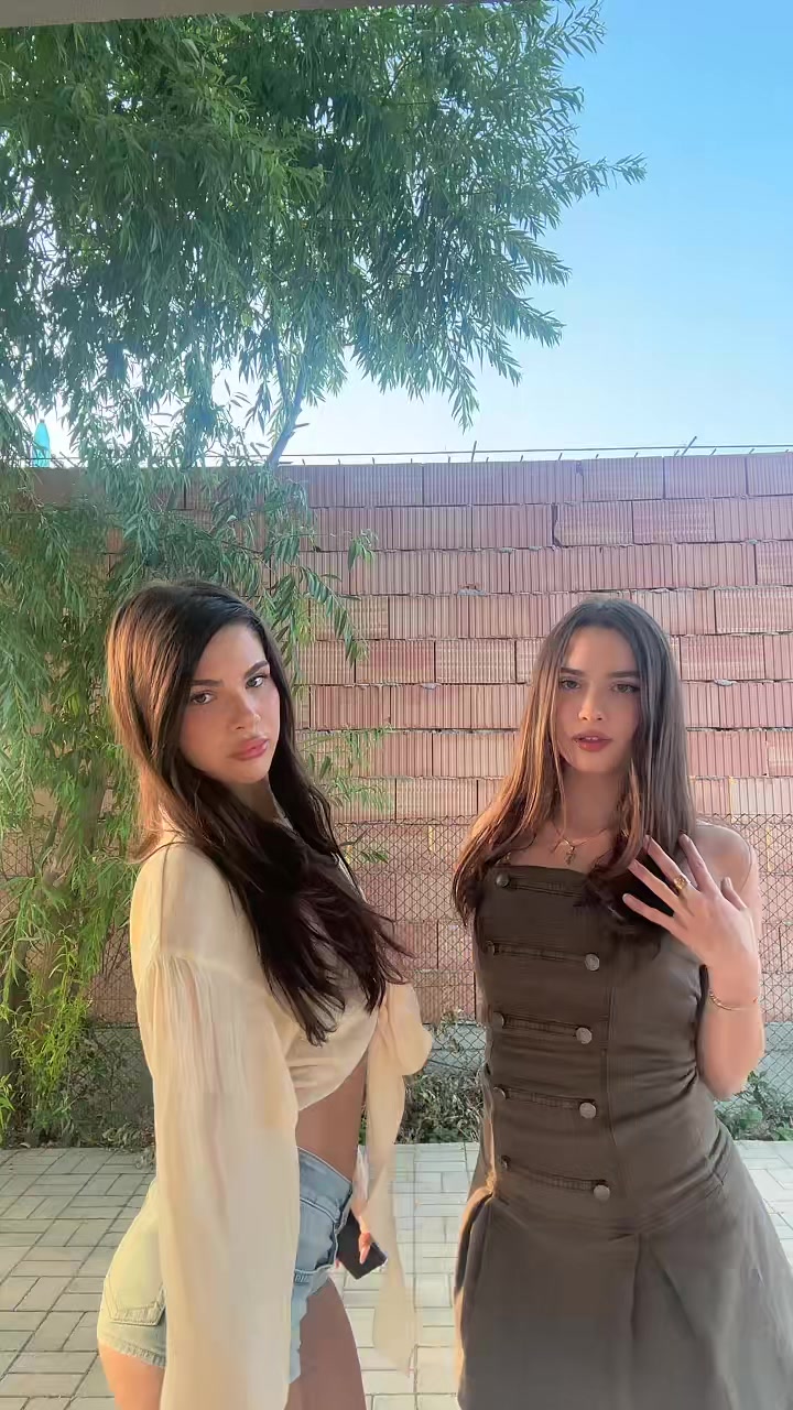 @Elisa Meszaros
