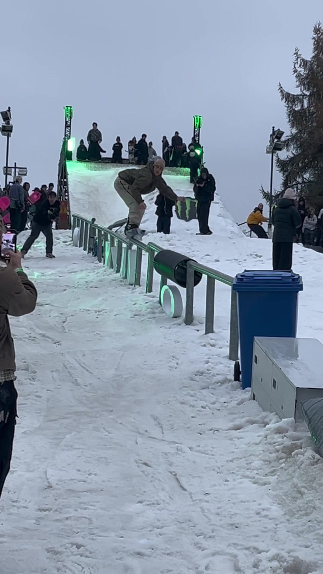 @Snowboarder_MBM