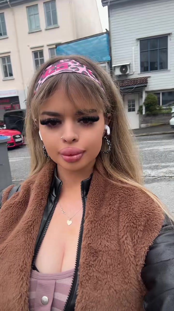 @selinahelene