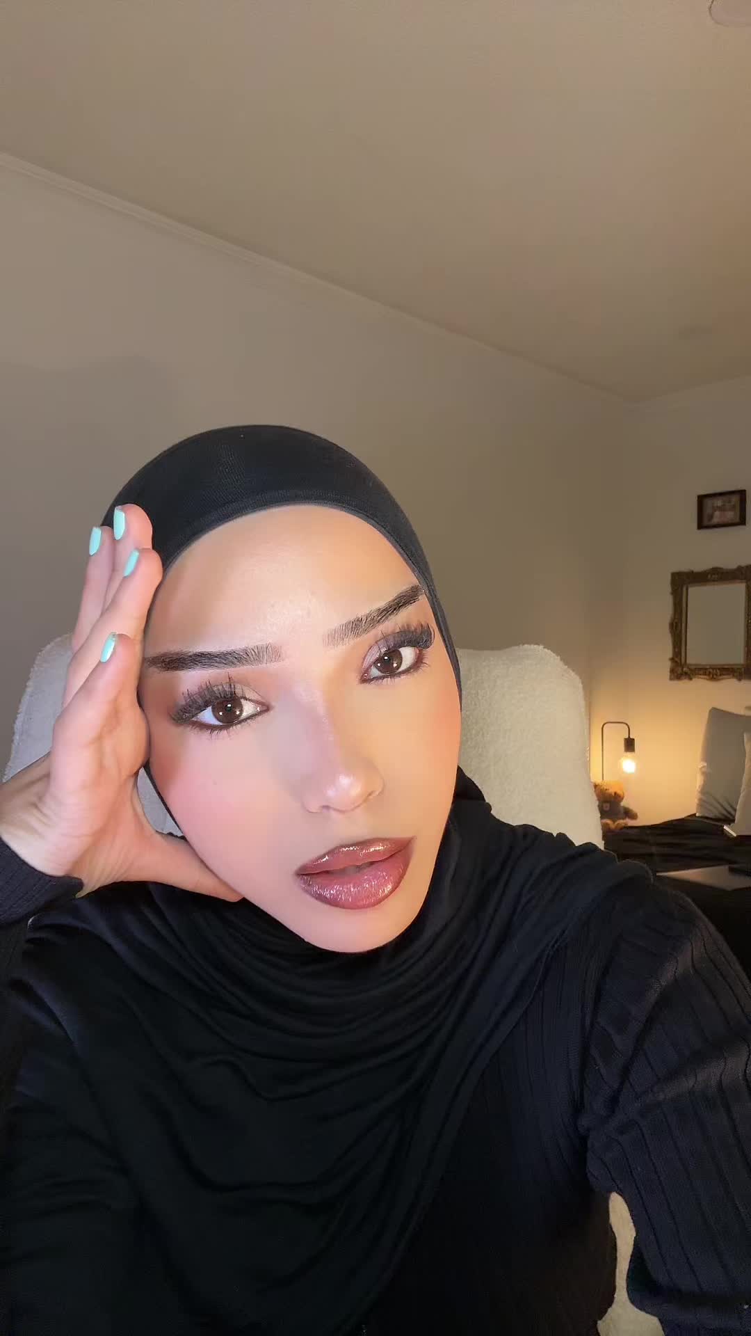 @لارا
