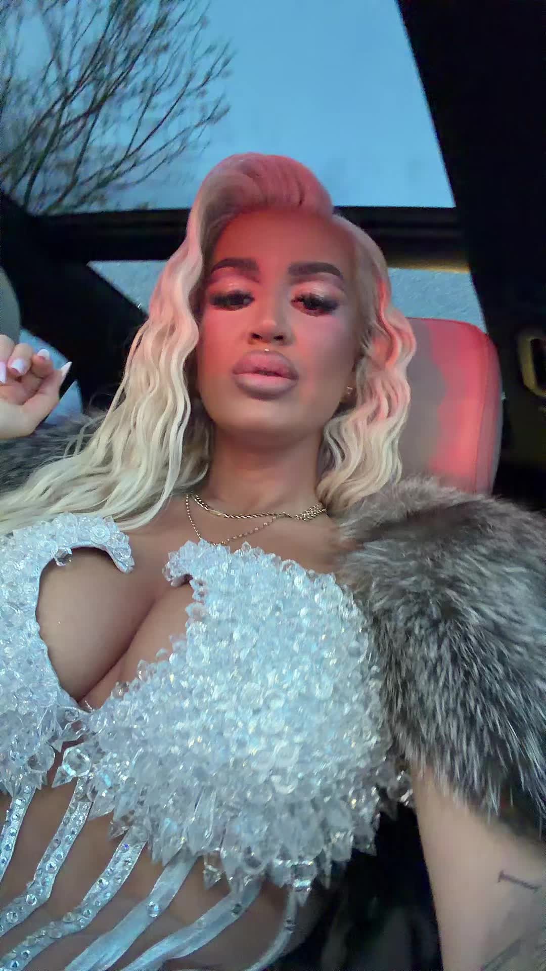 @Alii VonDeea