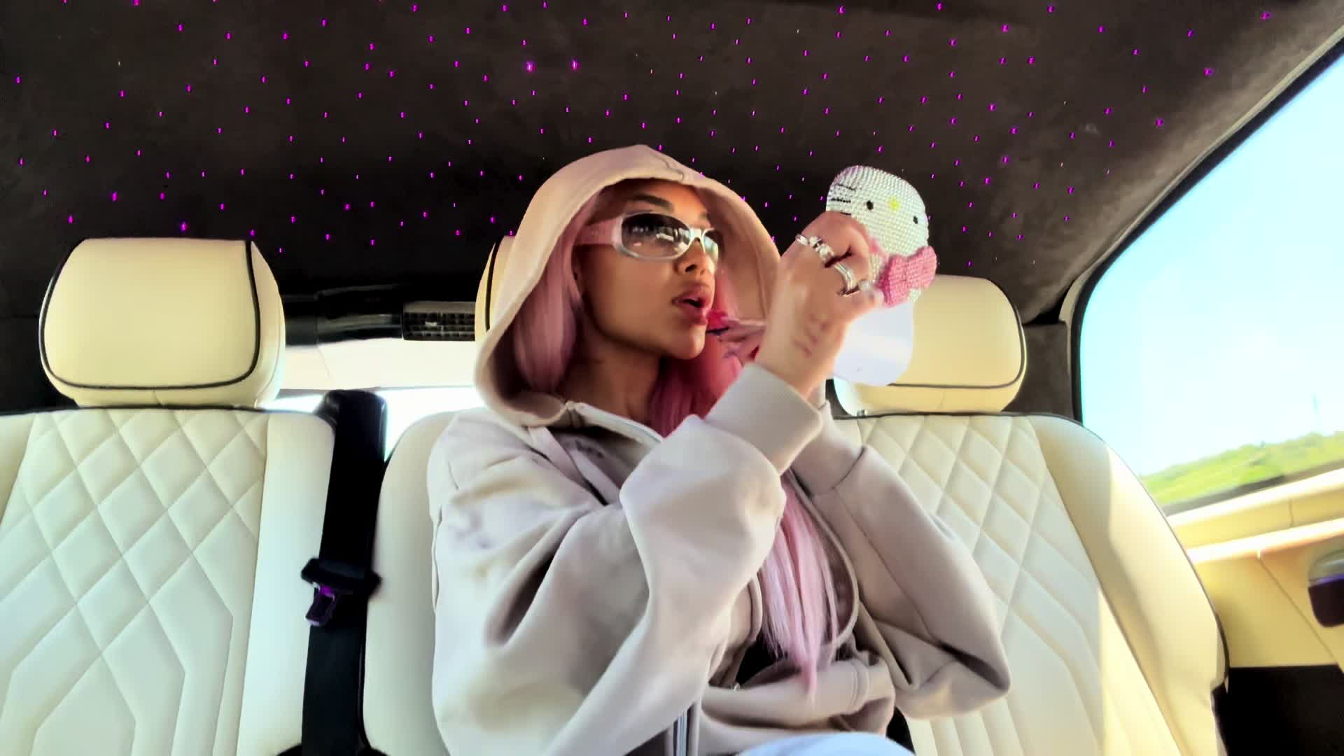 @T