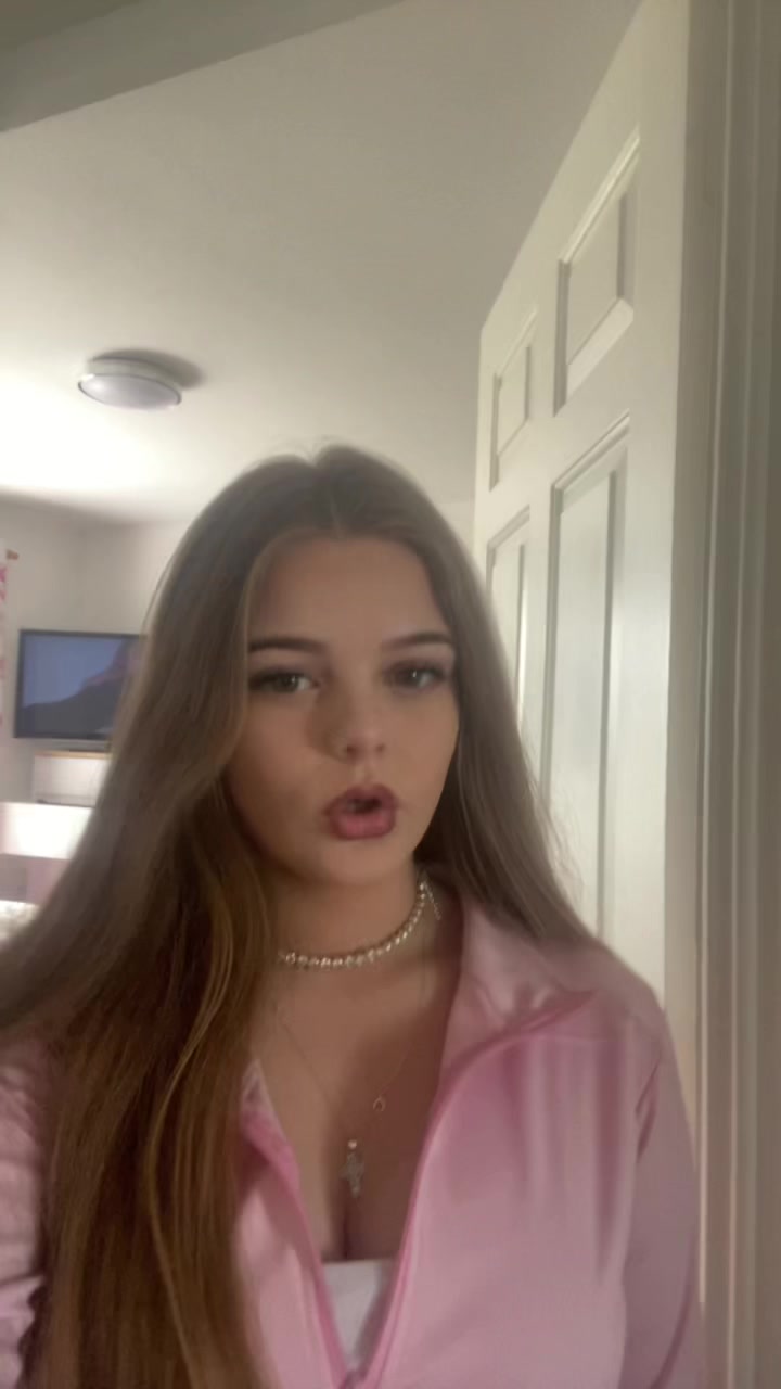 @𝐑𝐮𝐛𝐲 𝐄𝐥𝐥𝐞𝐧🤍🍒