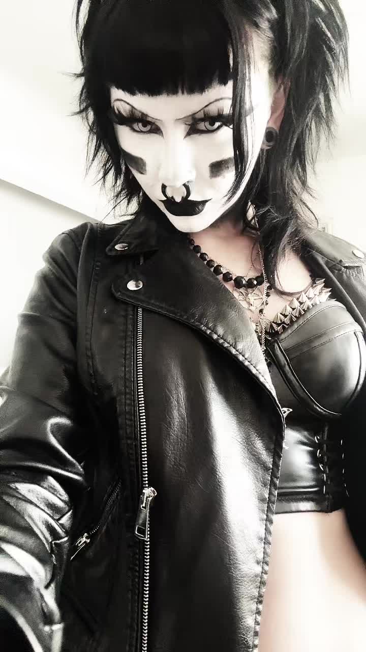 @🦇