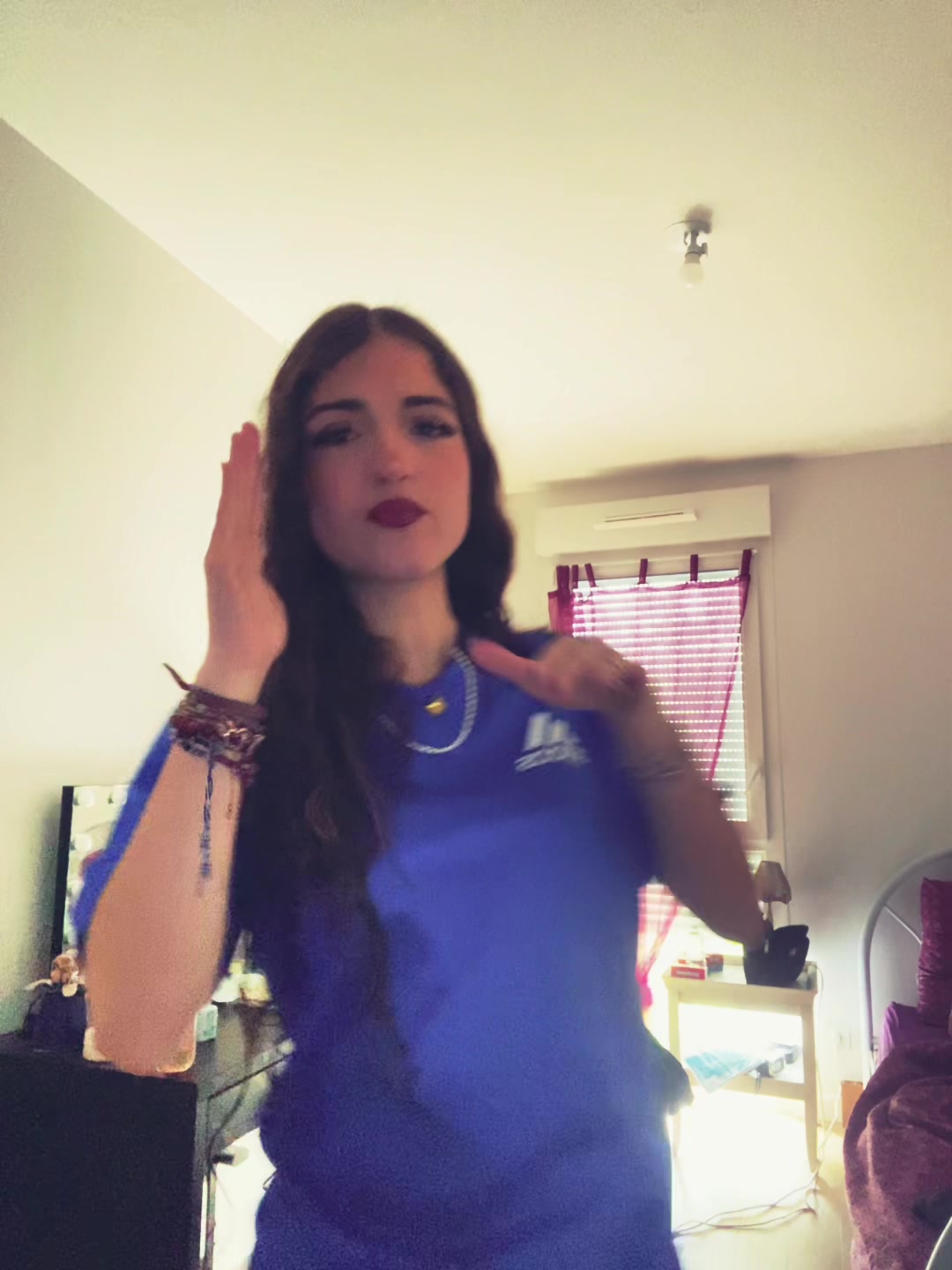 @Romy_{69}_