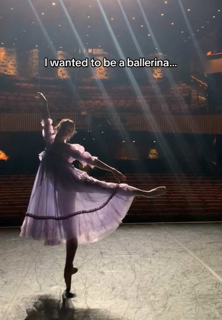 @Anna | Social Media Ballerina