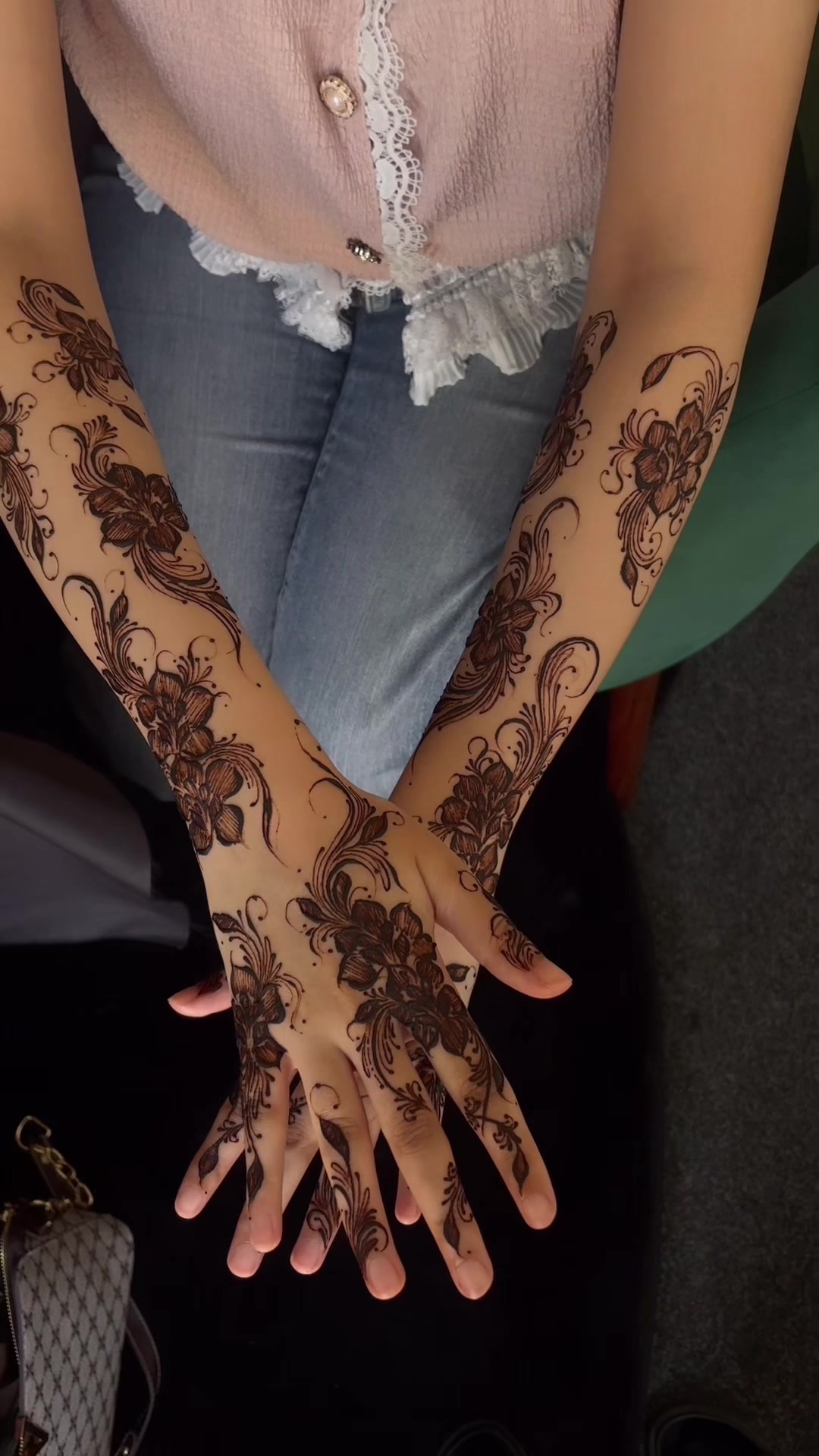 @aylaxhenna