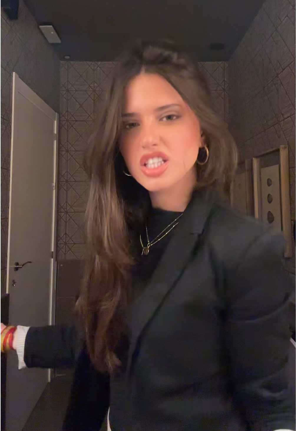 @Lu
