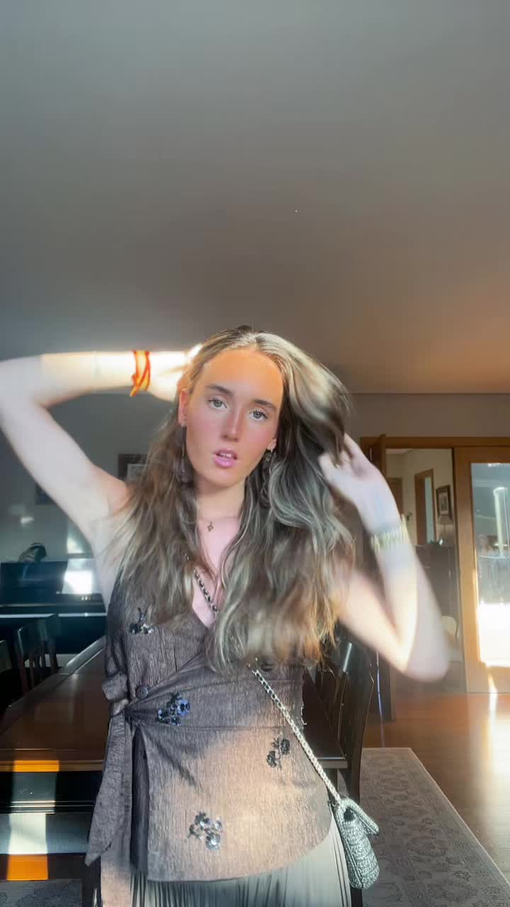@Elenacadaavid