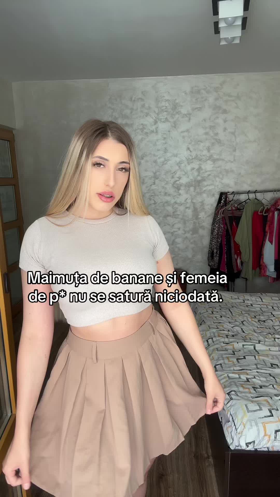 @Elli R