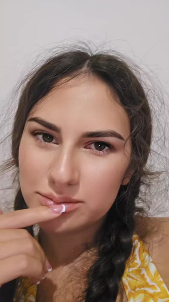 @madiha.link