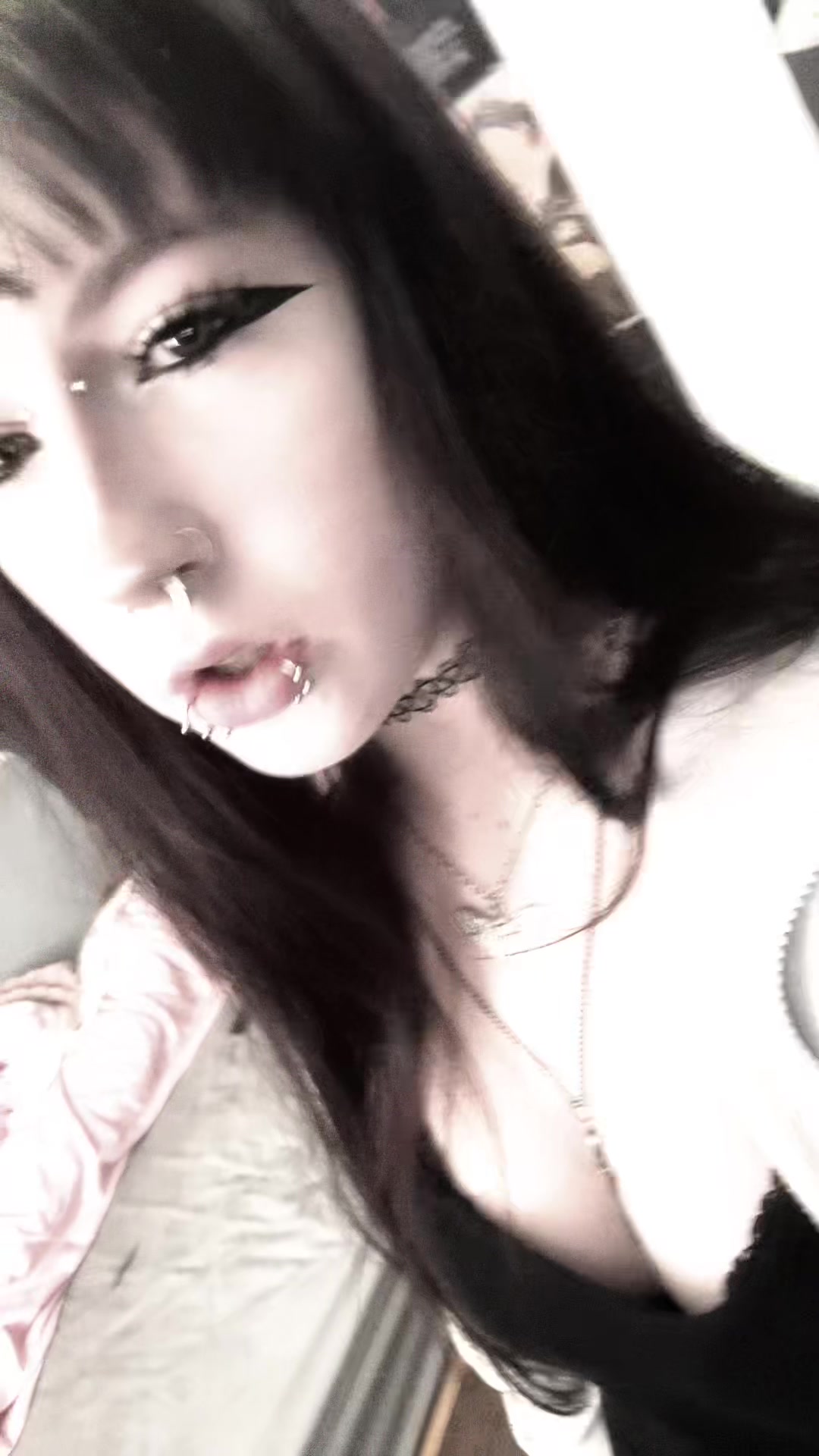 @Ellie🦇