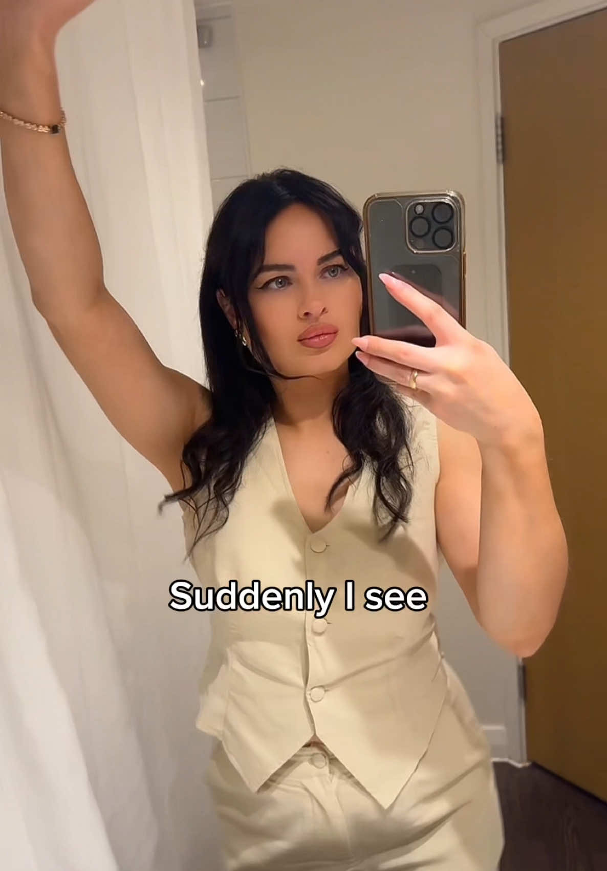 @Ana Glamai