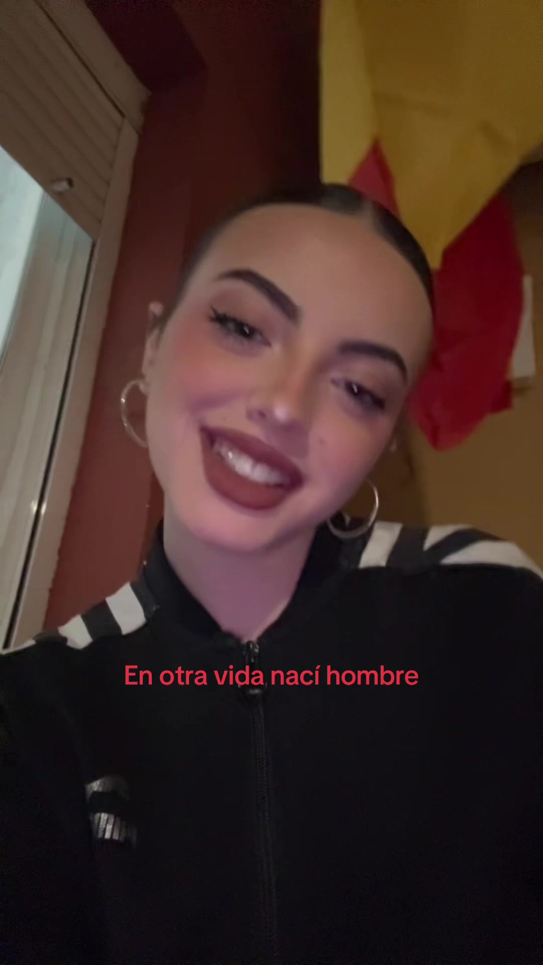 @danielaarosteguii