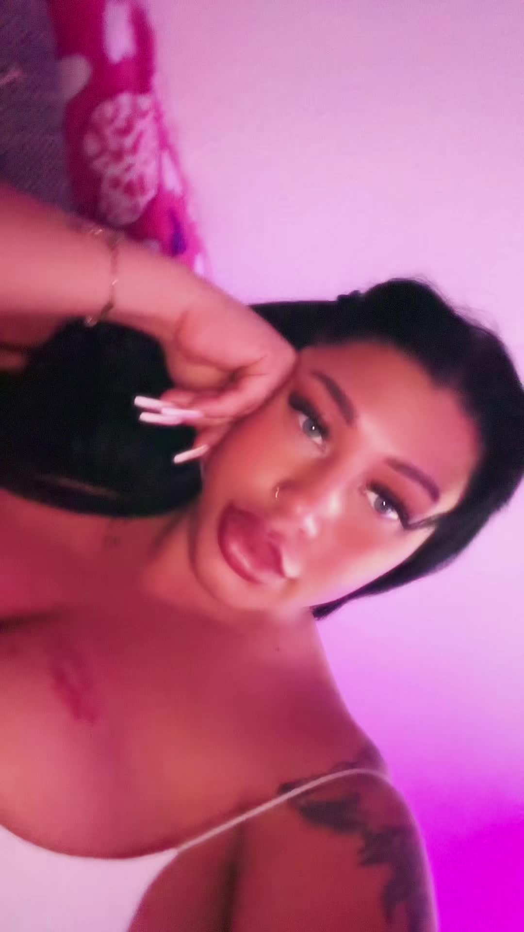 @🖤