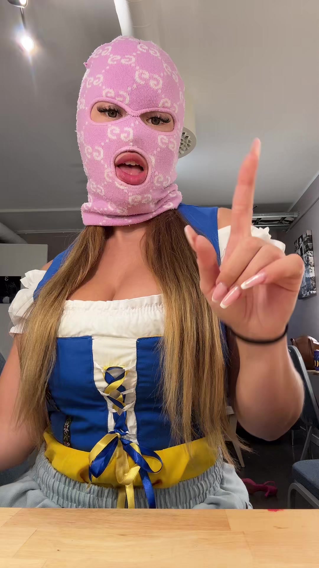 @Fröken