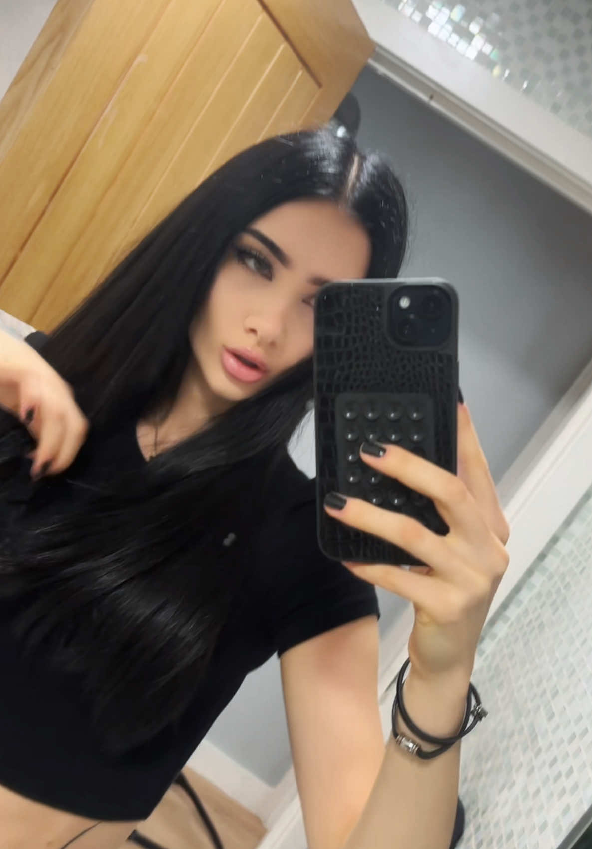 @nikolestunna