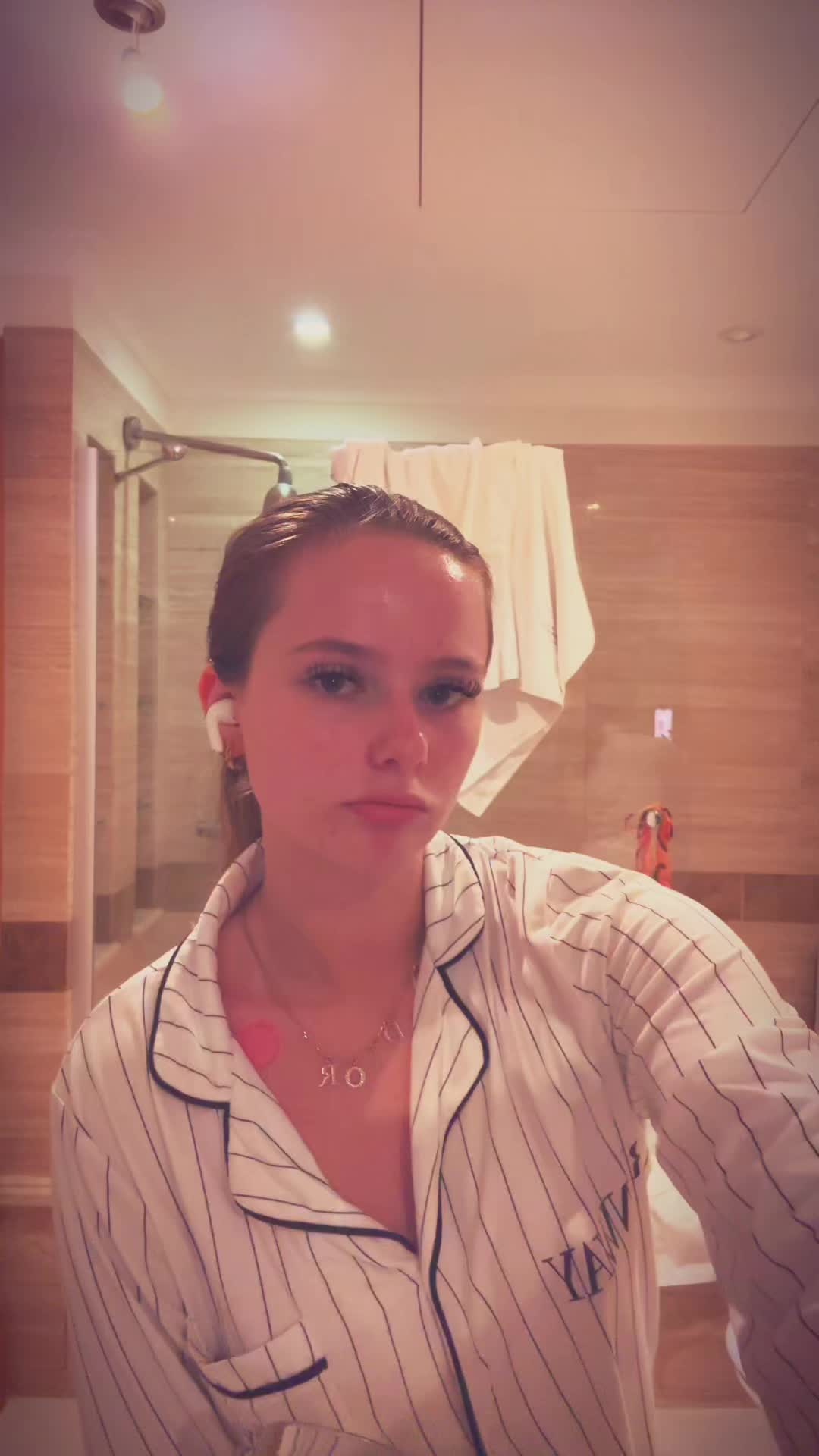 @YourGirl.L0tti3