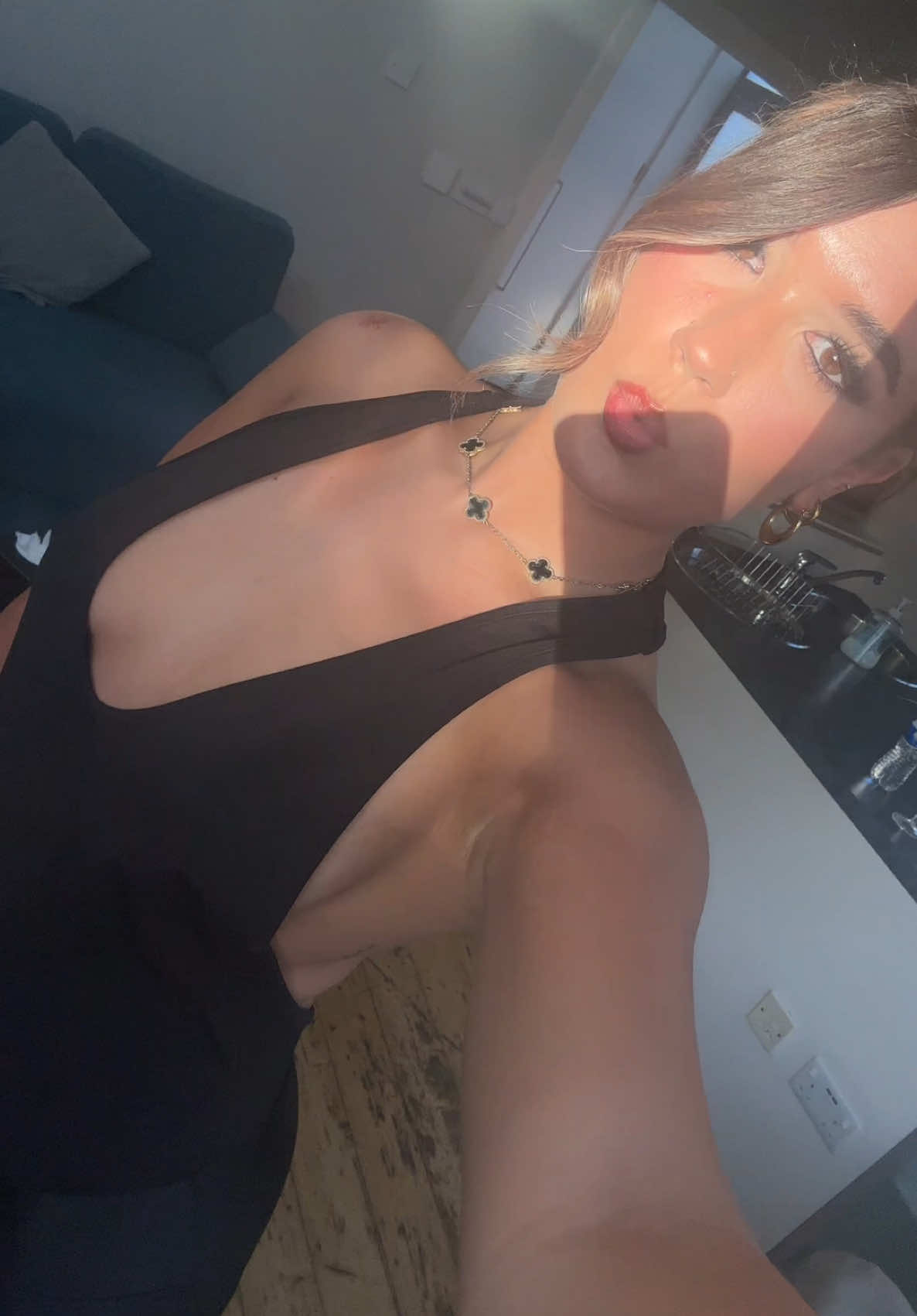@Emili