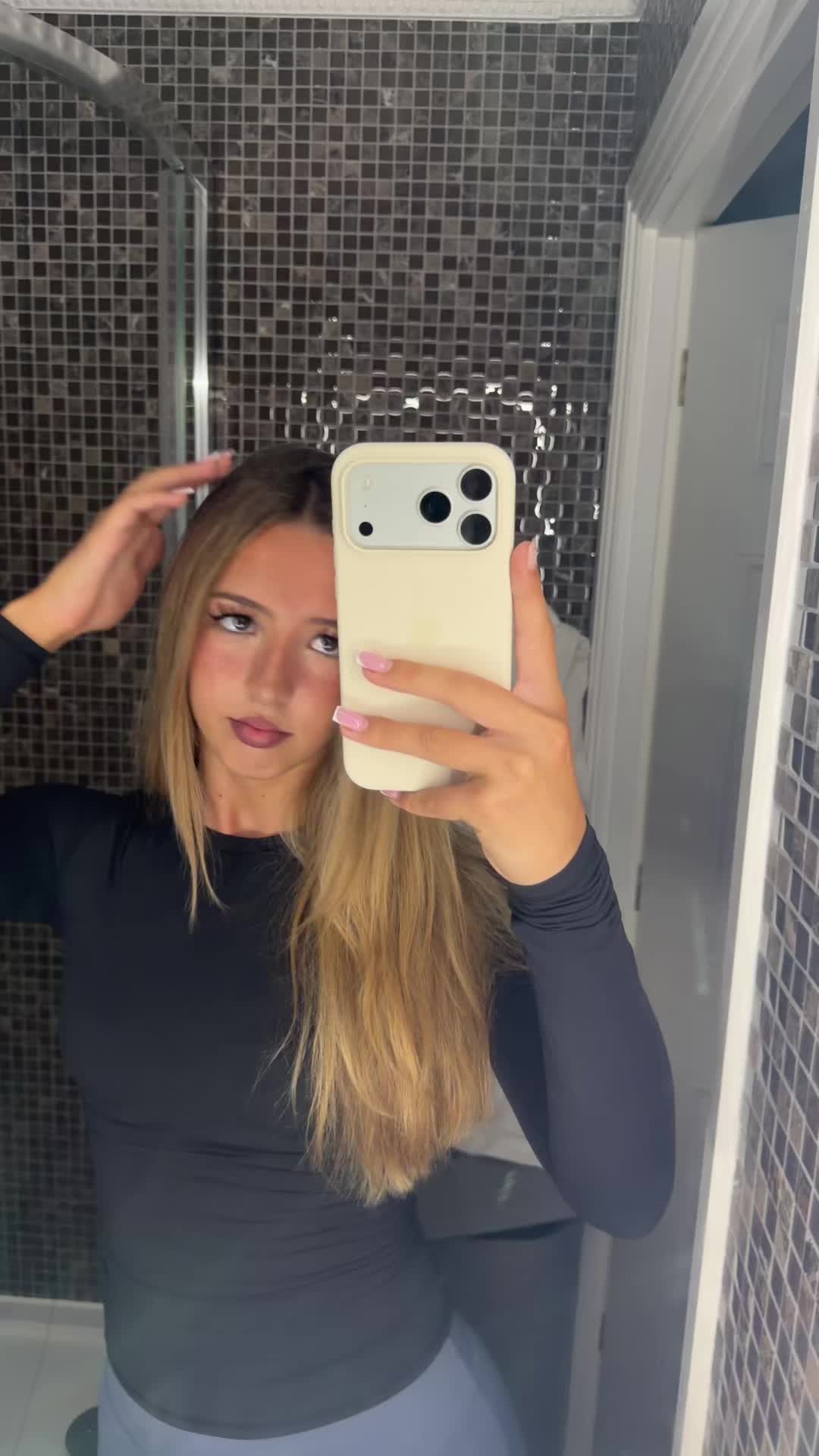 @christinalapox
