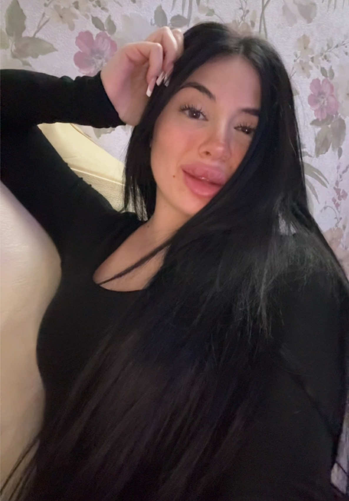 @𝐻𝑒𝓁𝑒𝓃 𝑀𝒶𝓇𝑔𝒾𝑜𝓇𝑒🌟