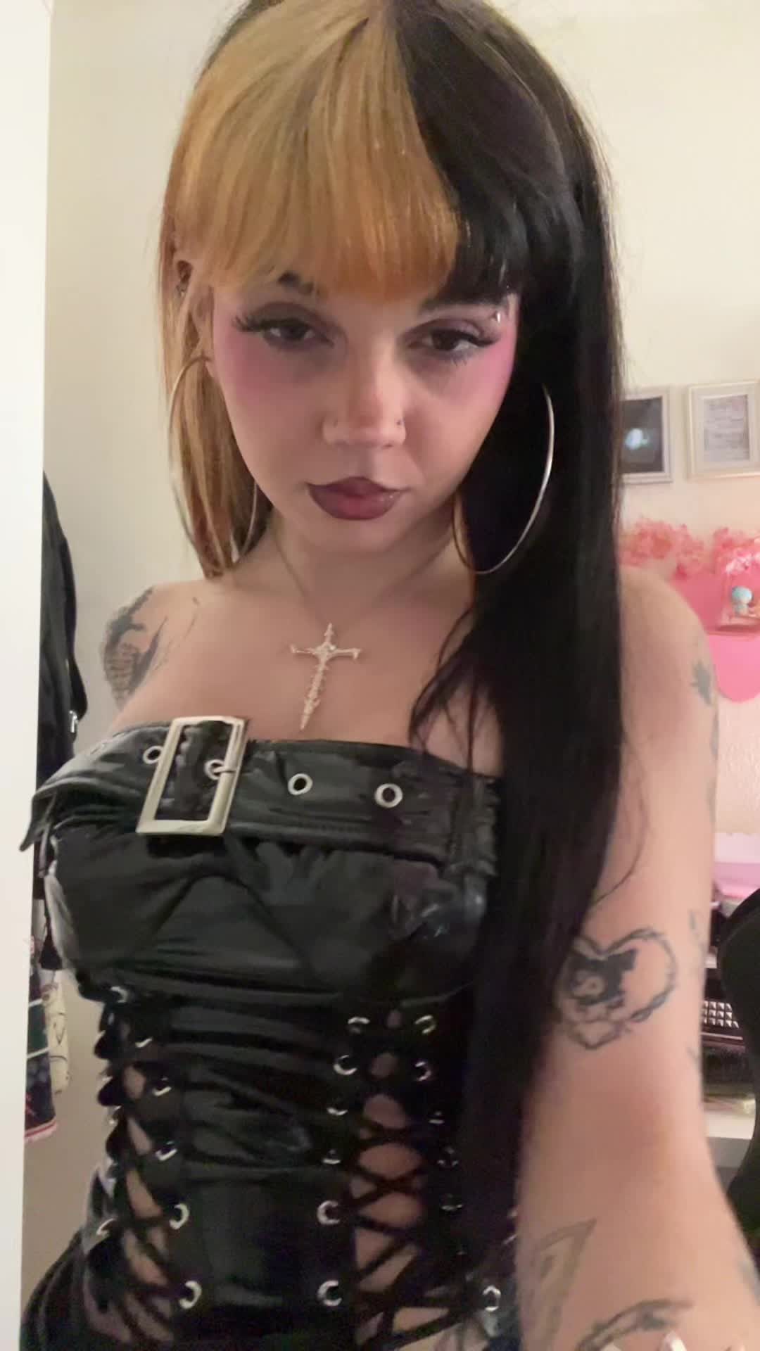 @lu(ಥ_ಥ<3
