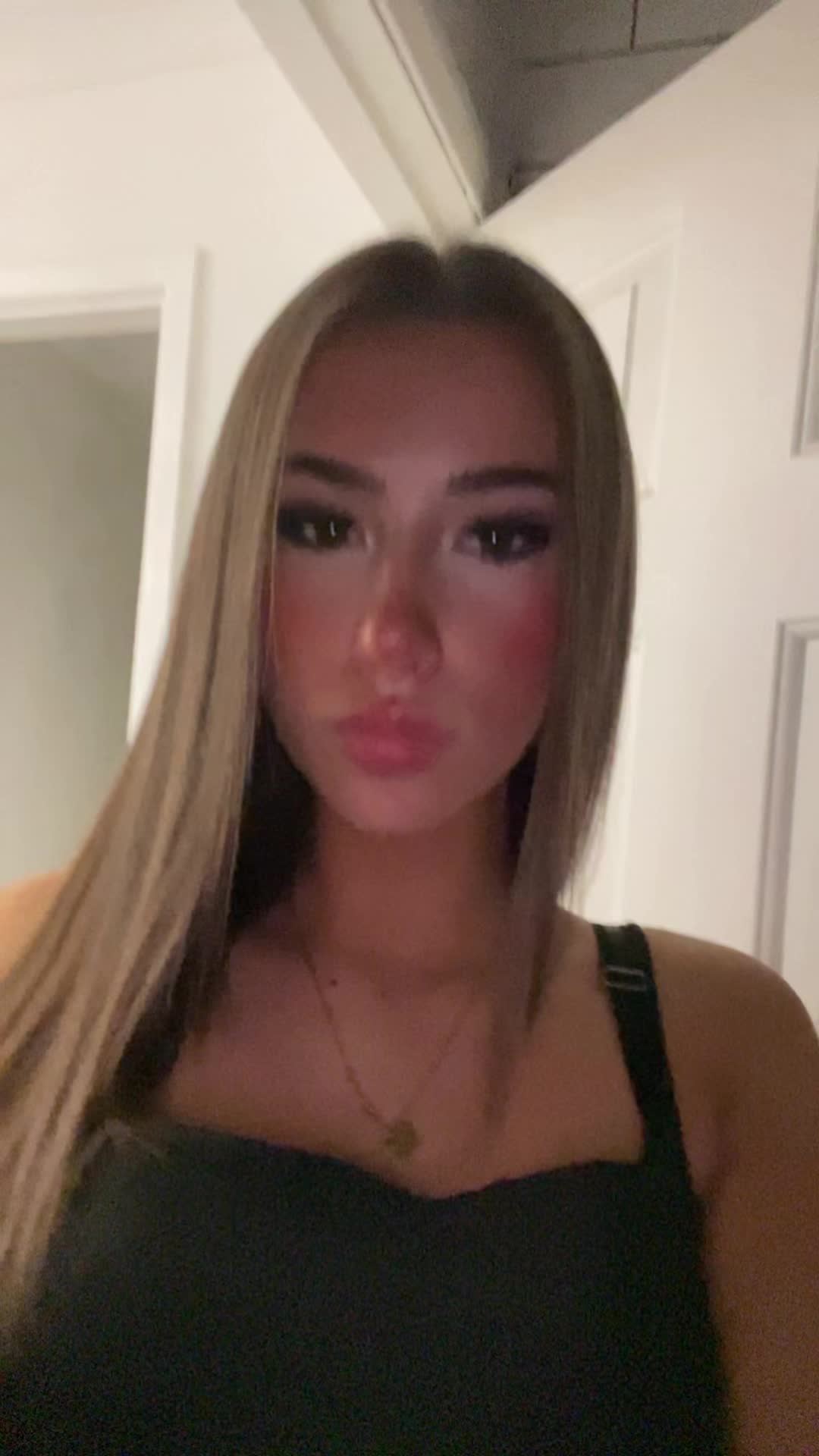 @𝐥𝐮𝐜𝐲🪽