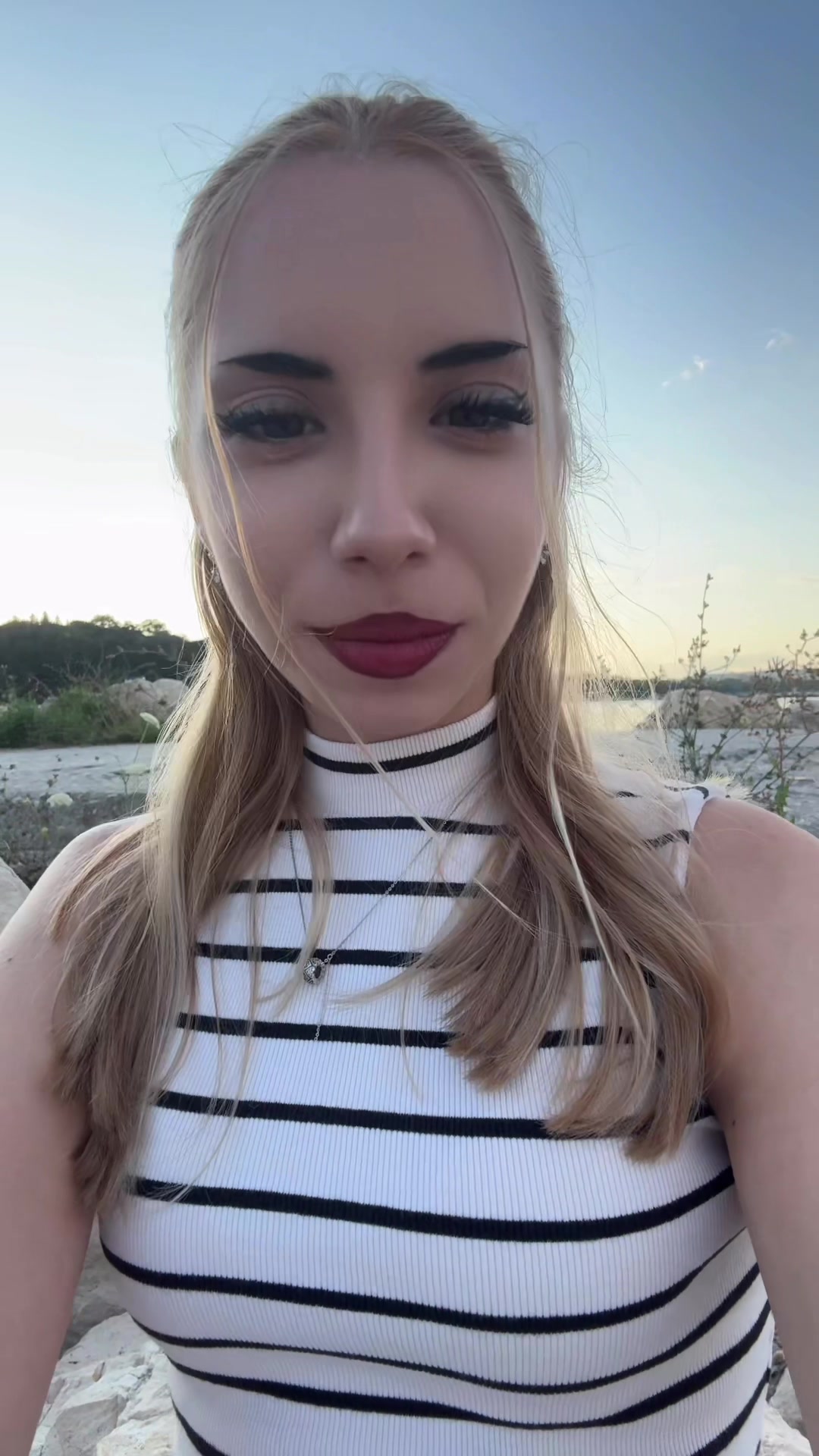 @🐰