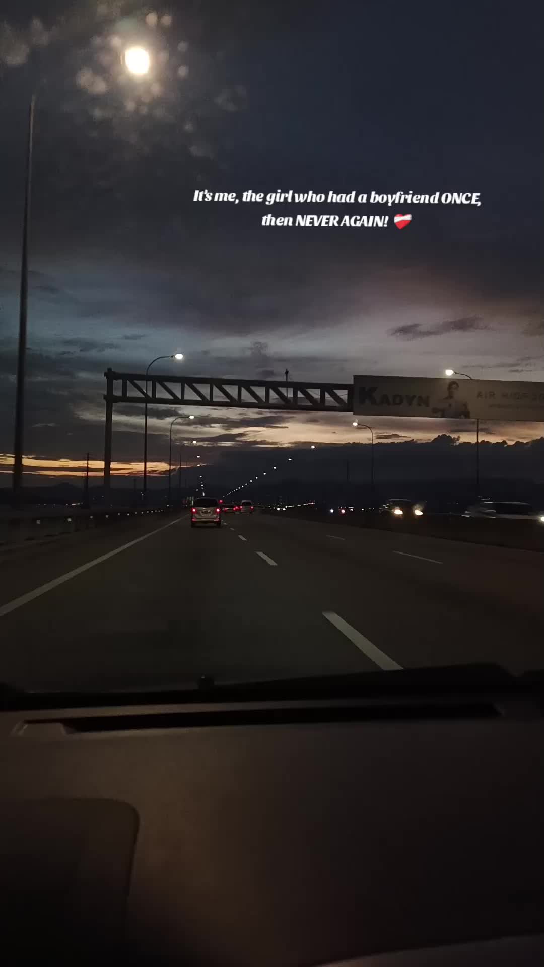 @एस्थर 🌙🤍