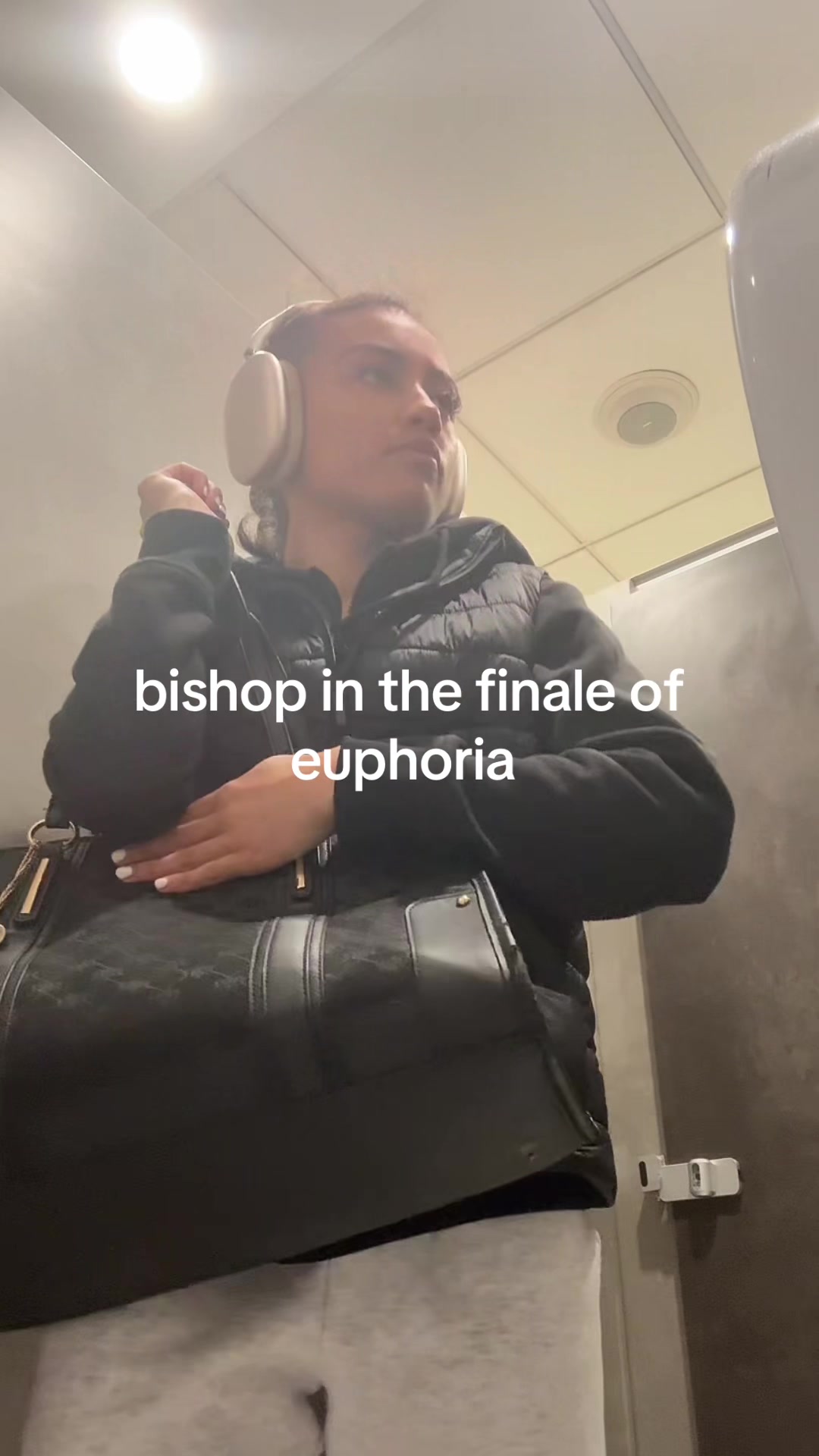 @bella