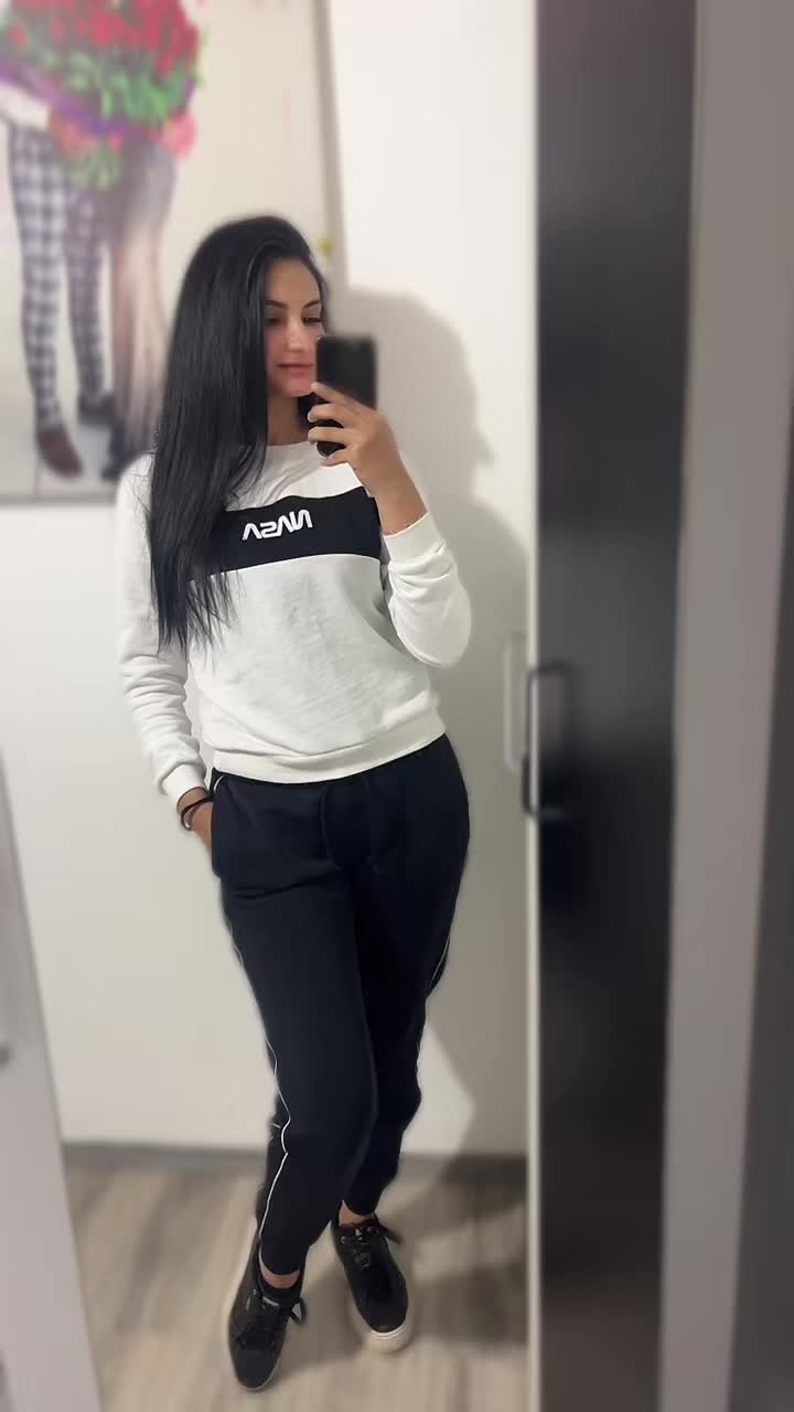 @Adelina Ravasan
